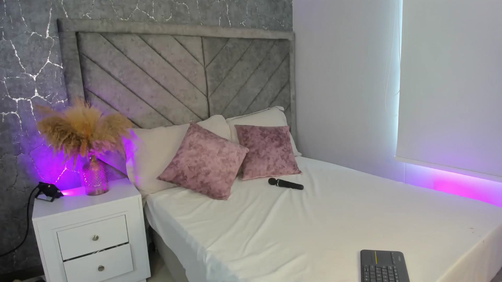 Gallery image thumbnail from Caro_Cano's myfreecams stream on, 02/05/2025, 17:08 image 18 of 20