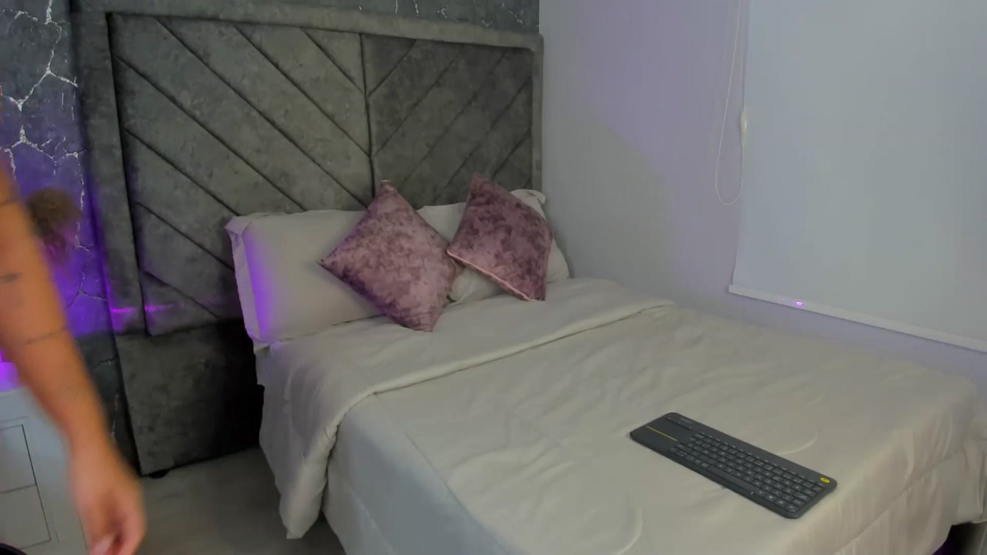 Gallery image thumbnail from Caro_Cano's myfreecams stream on, 02/13/2025, 15:45 image 3 of 20