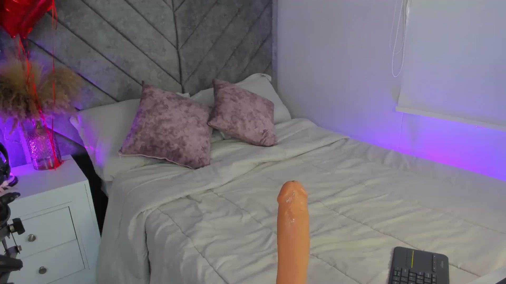 Gallery image thumbnail from Caro_Cano's myfreecams stream on, 02/16/2025, 18:28 image 2 of 20
