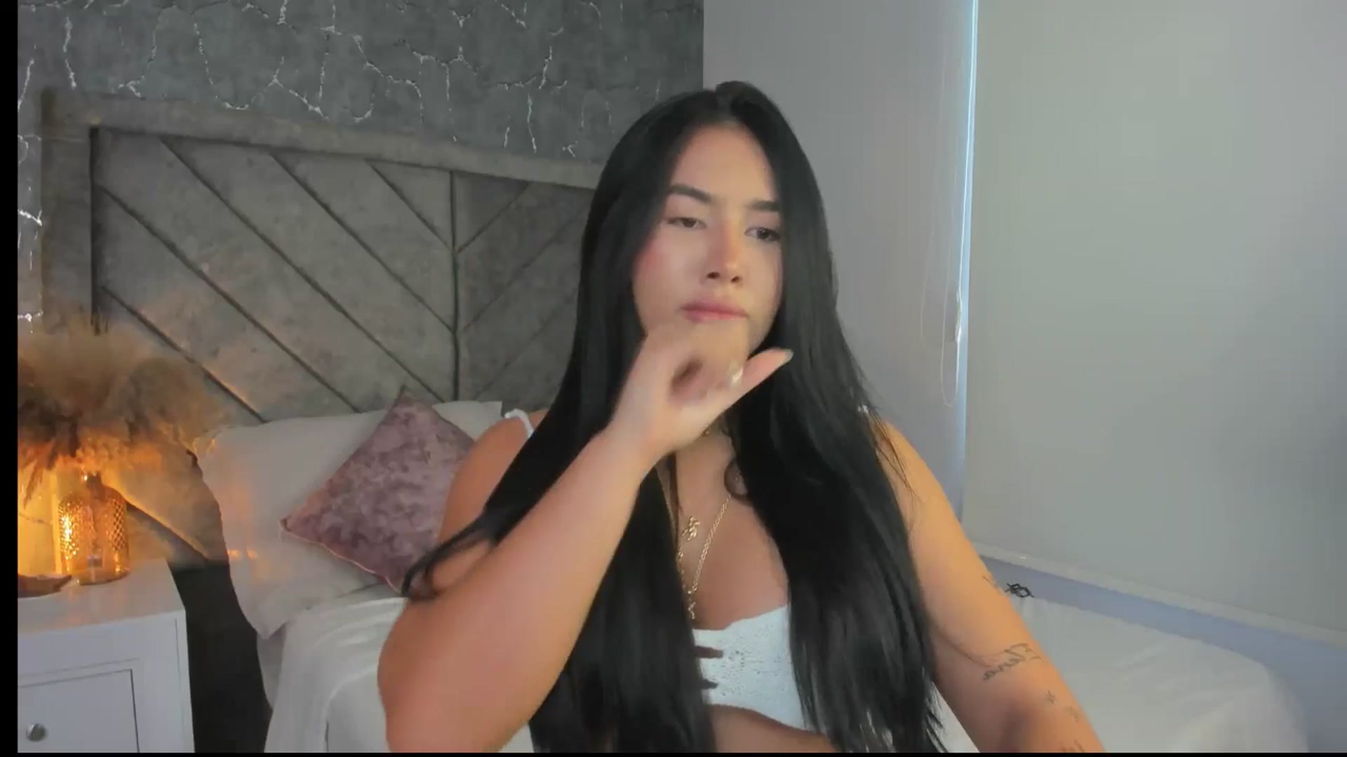 Gallery image thumbnail from Caro_Cano's myfreecams stream on, 03/12/2025, 15:44 image 19 of 20