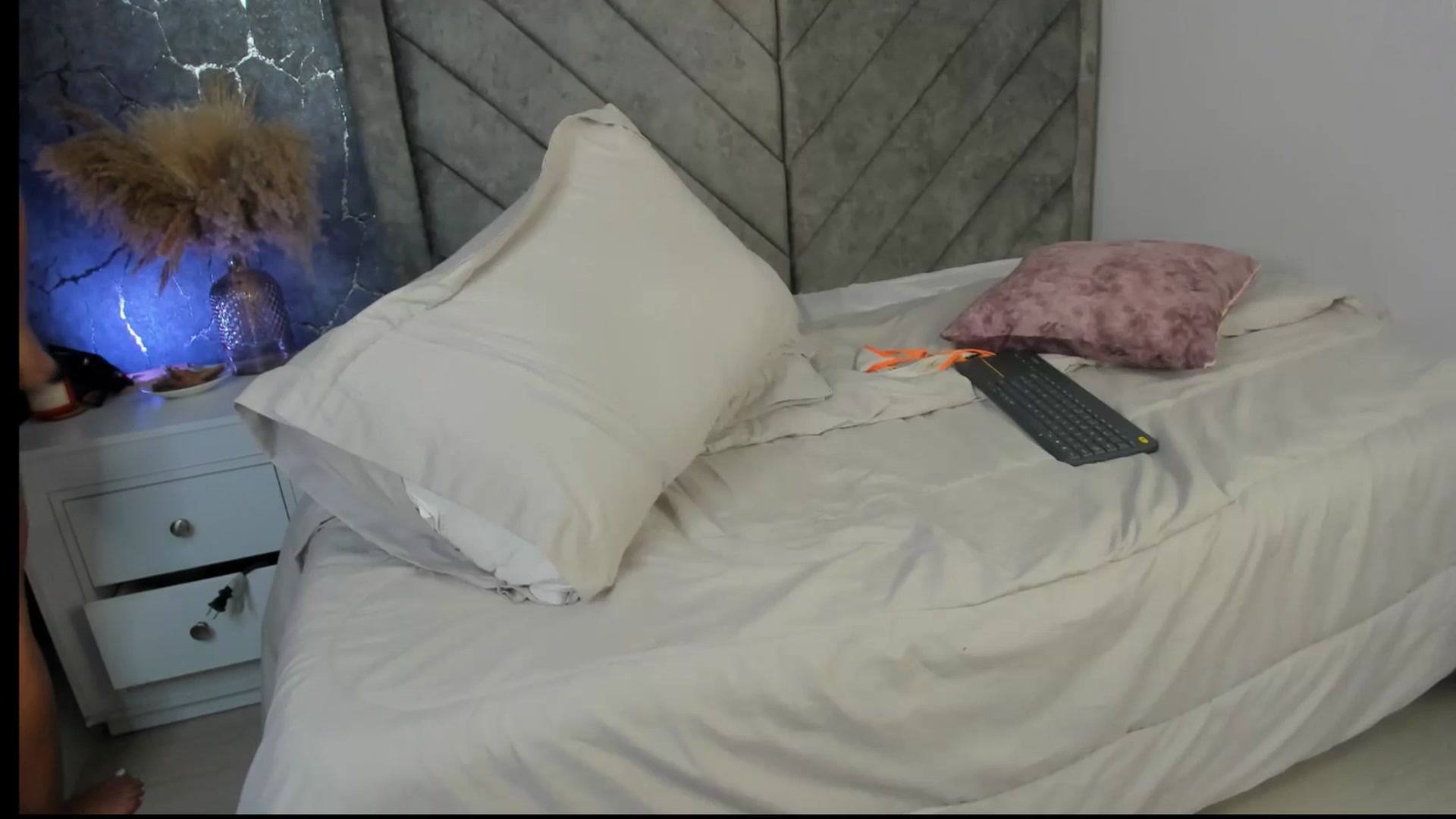 Gallery image thumbnail from Caro_Cano's myfreecams stream on, 03/17/2025, 16:24 image 15 of 20