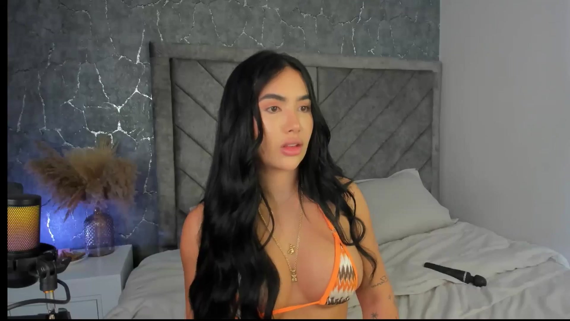 Gallery image thumbnail from Caro_Cano's myfreecams stream on, 03/17/2025, 18:55 image 17 of 20
