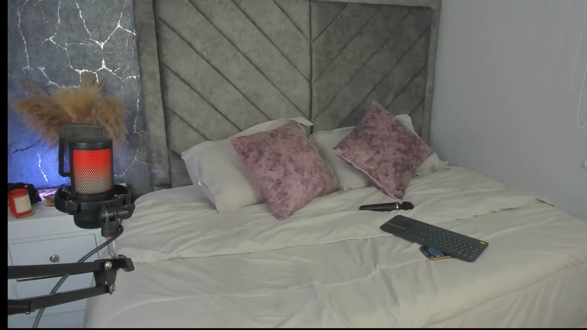 Gallery image thumbnail from Caro_Cano's myfreecams stream on, 03/18/2025, 15:11 image 19 of 20
