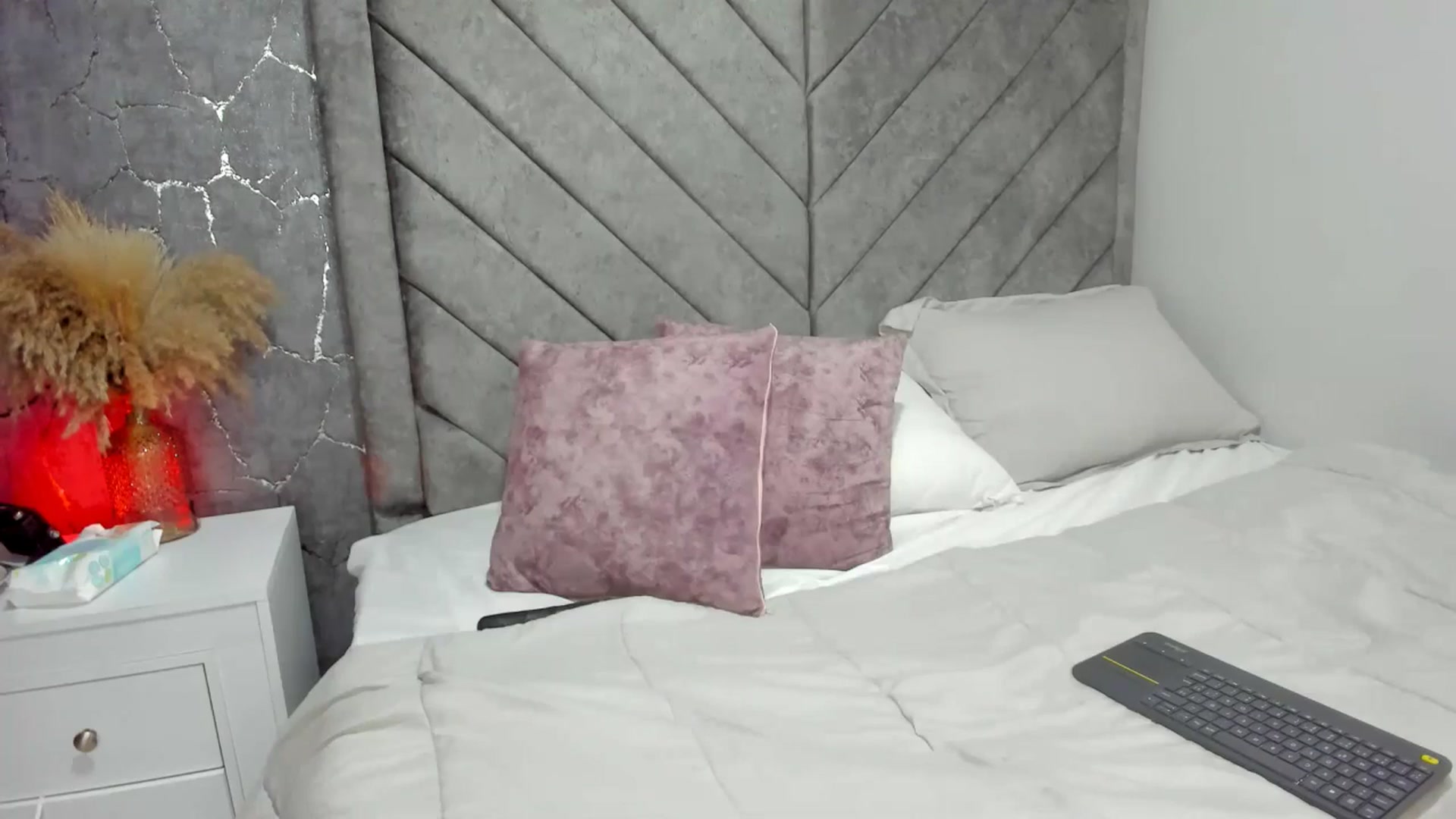 Gallery image thumbnail from Caro_Cano's myfreecams stream on, 04/09/2025, 18:48 image 6 of 20