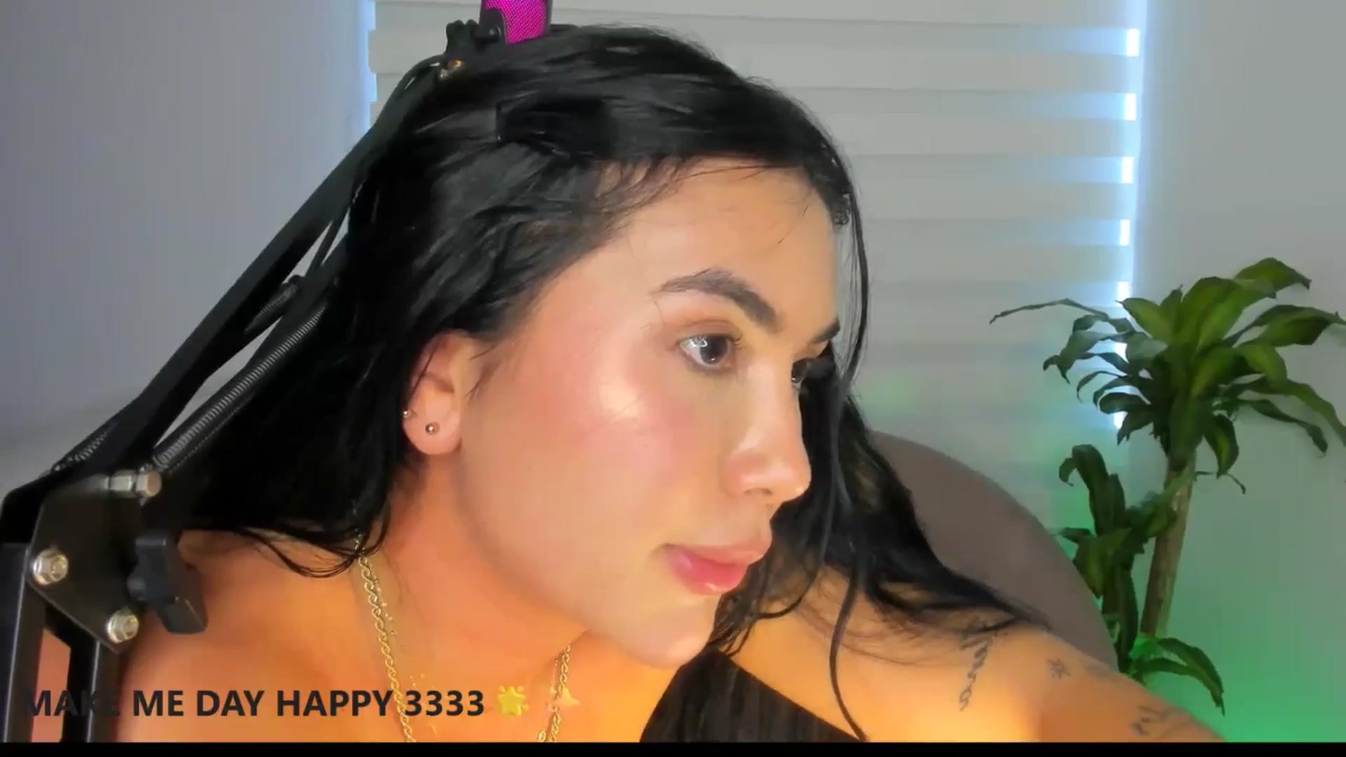Gallery image thumbnail from Caro_Cano's myfreecams stream on, 04/22/2025, 18:56 image 18 of 20