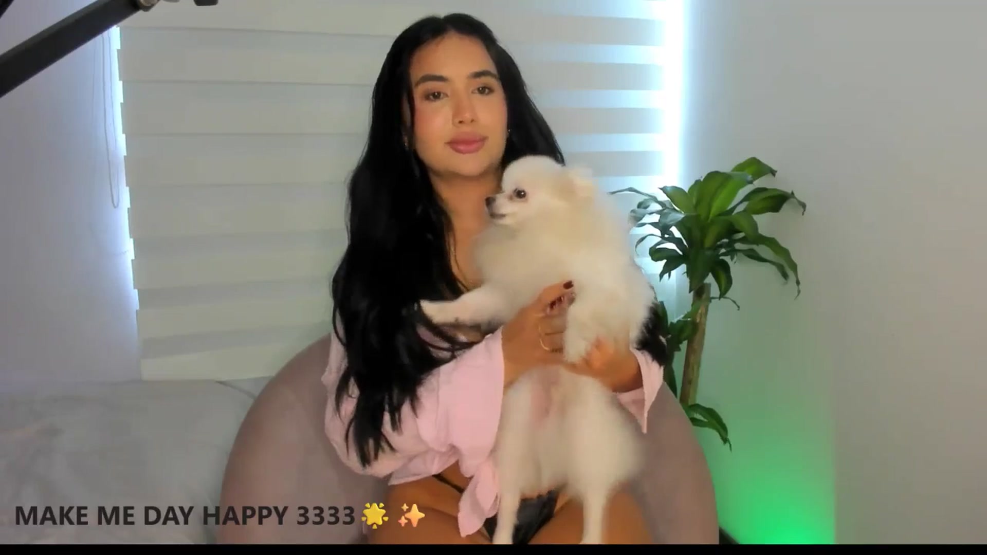 Gallery image thumbnail from Caro_Cano's myfreecams stream on, 04/22/2025, 18:56 image 3 of 20