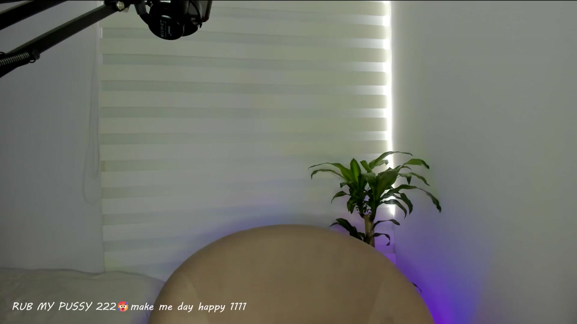 Gallery image thumbnail from Caro_Cano's myfreecams stream on, 04/25/2025, 15:23 image 20 of 20