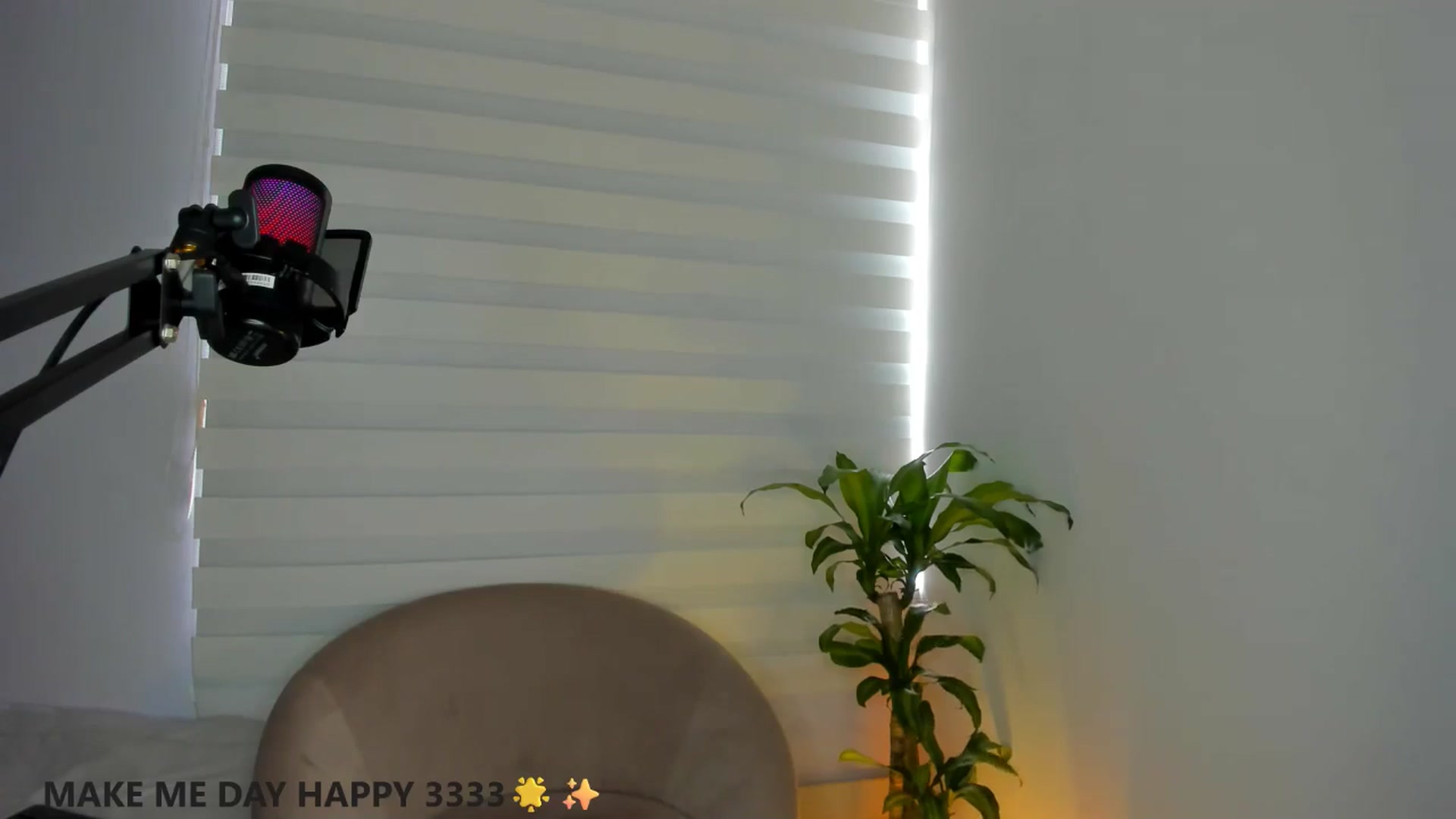 Gallery image thumbnail from Caro_Cano's myfreecams stream on, 04/26/2025, 18:15 image 3 of 20