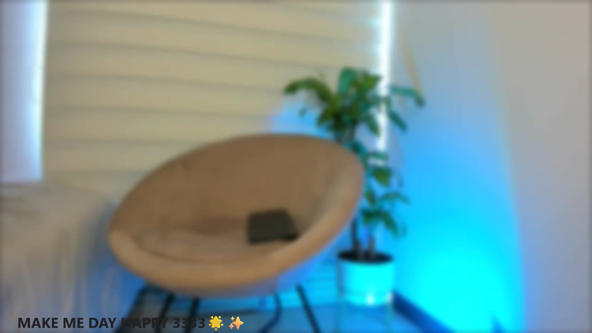 Gallery image thumbnail from Caro_Cano's myfreecams stream on, 04/29/2025, 16:43 image 14 of 20