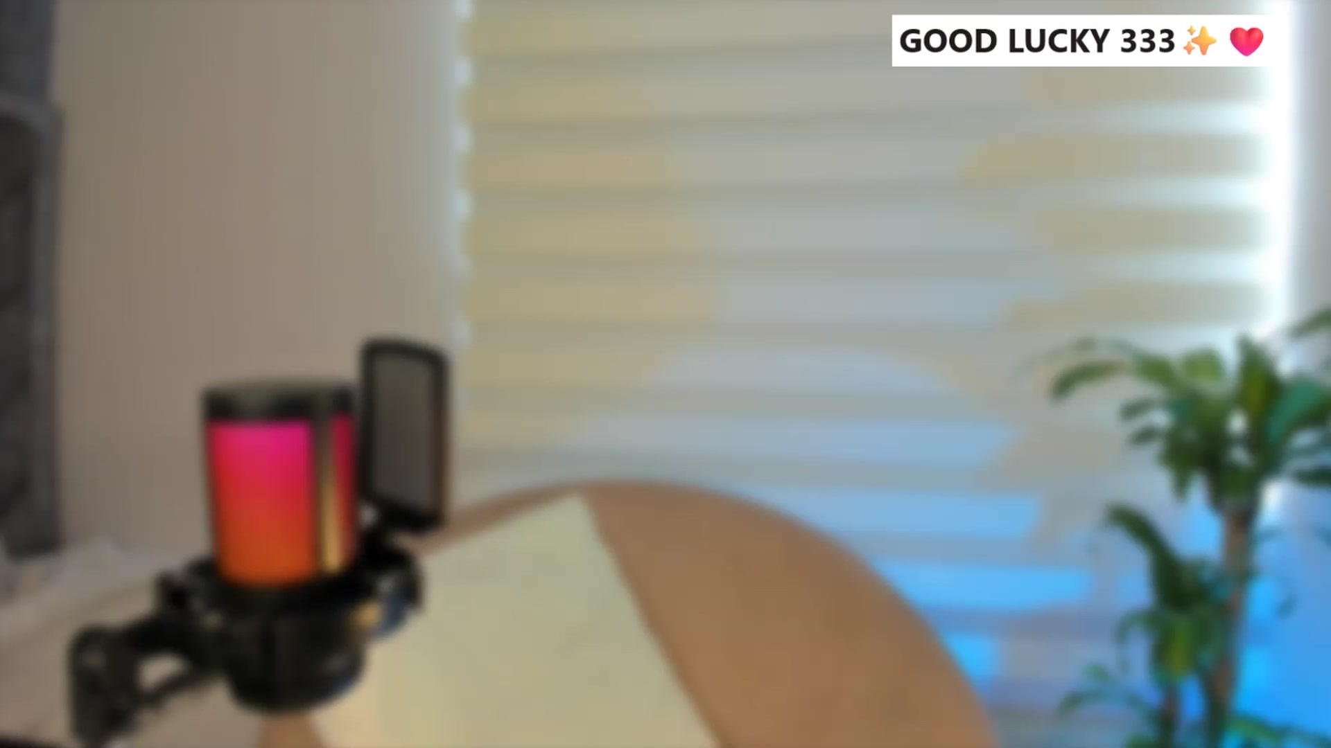 Gallery image thumbnail from Caro_Cano's myfreecams stream on, 05/03/2025, 18:49 image 13 of 20