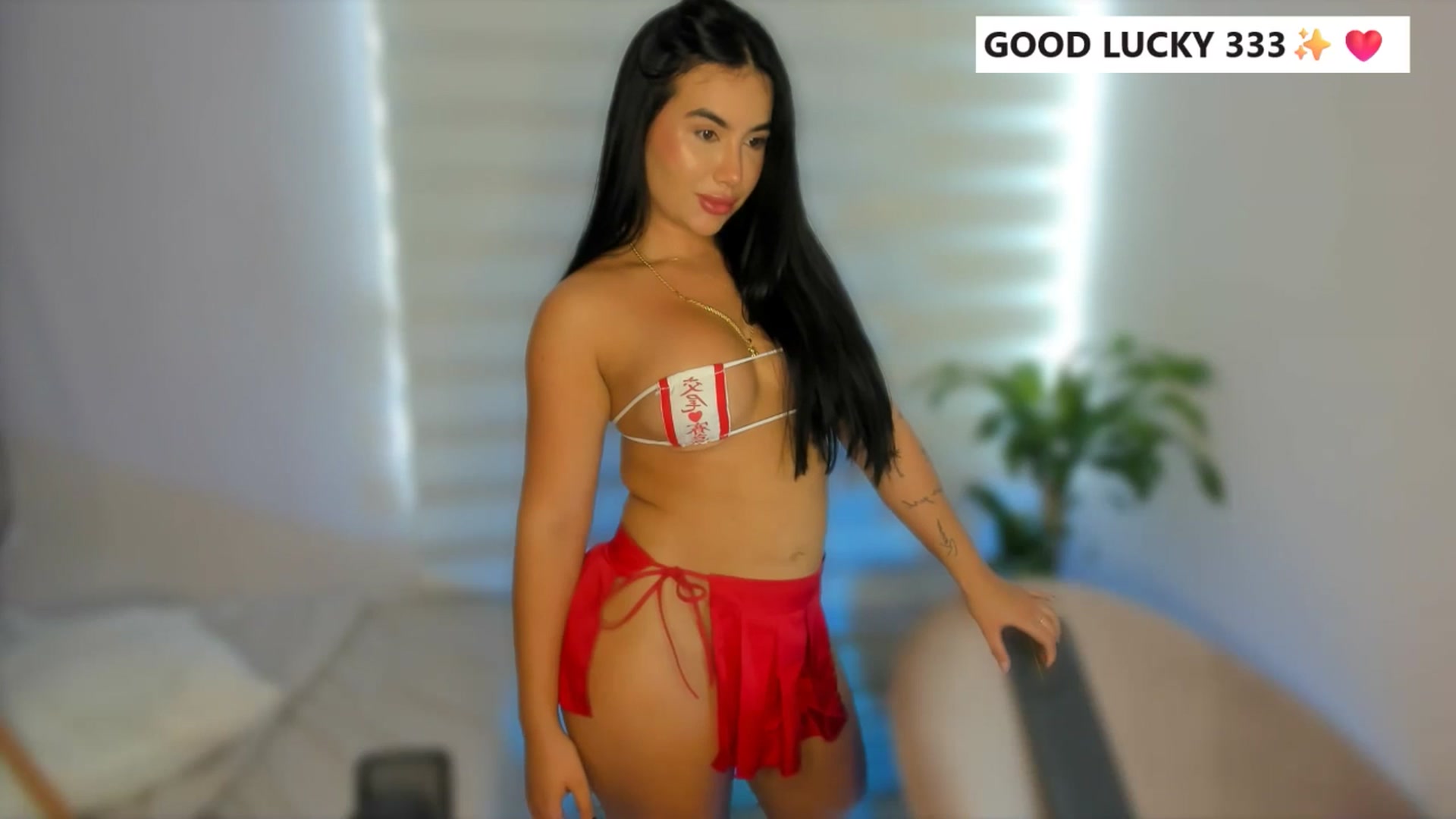 Gallery image thumbnail from Caro_Cano's myfreecams stream on, 05/03/2025, 18:49 image 19 of 20