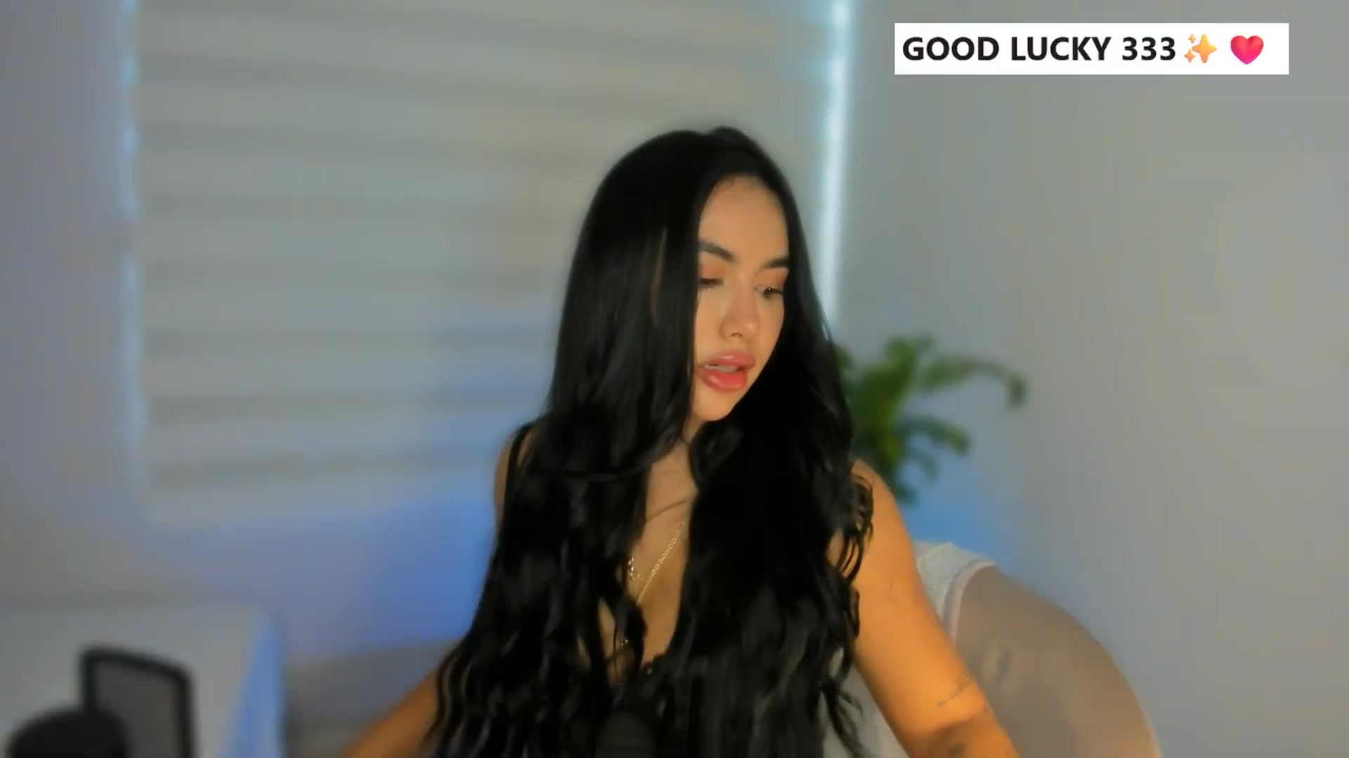 Gallery image thumbnail from Caro_Cano's myfreecams stream on, 05/06/2025, 17:41 image 11 of 20