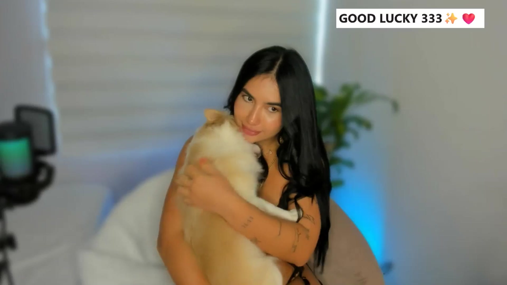 Gallery image thumbnail from Caro_Cano's myfreecams stream on, 05/06/2025, 19:55 image 15 of 20