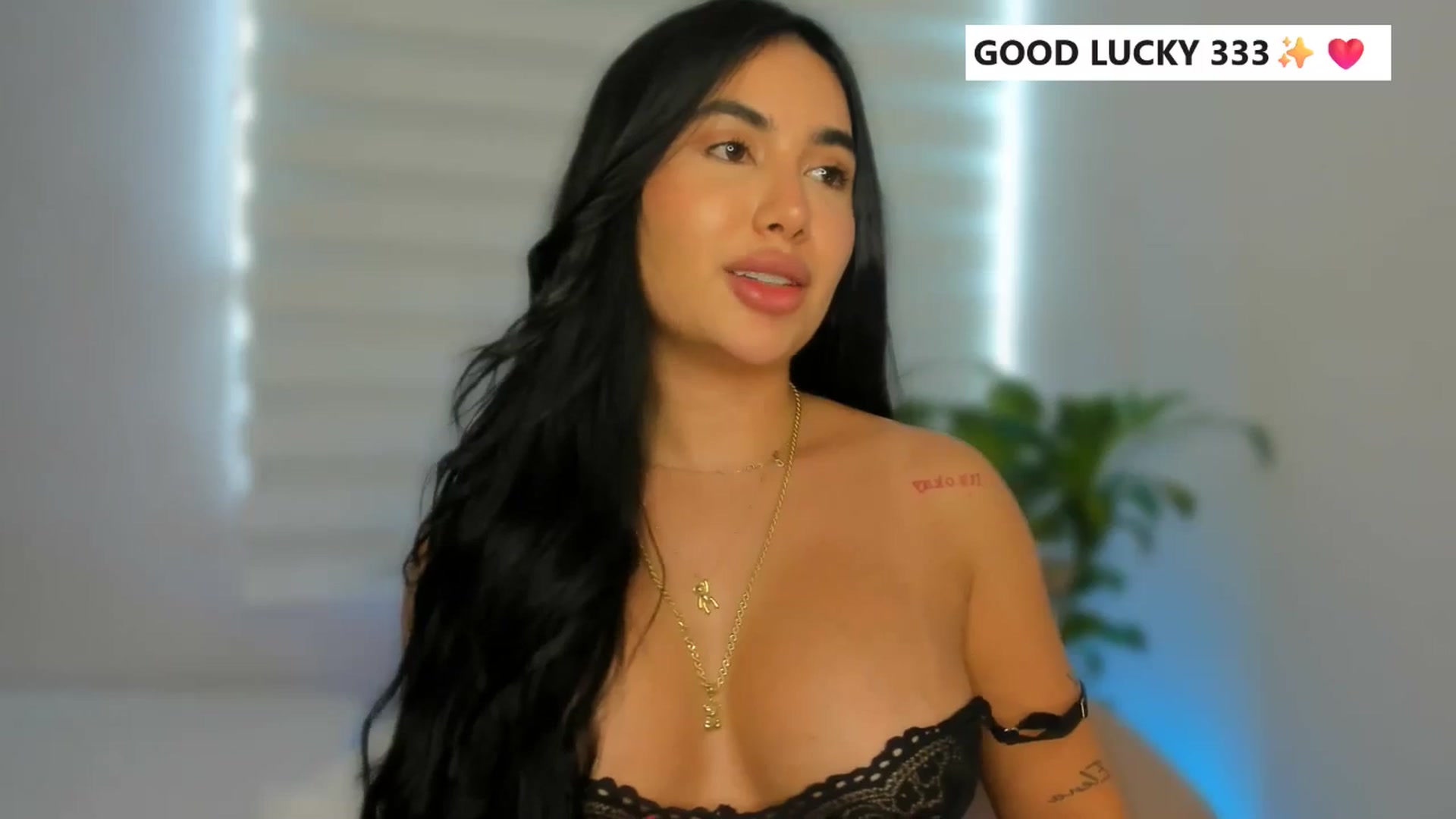 Gallery image thumbnail from Caro_Cano's myfreecams stream on, 05/06/2025, 21:47 image 10 of 20