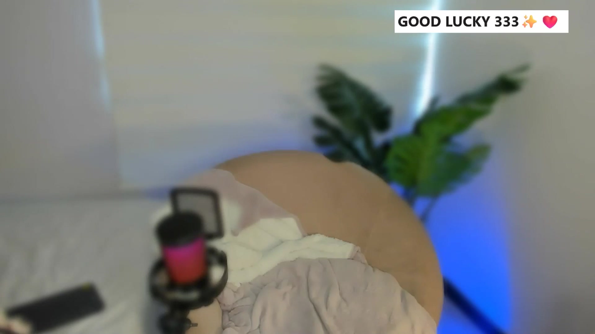 Gallery image thumbnail from Caro_Cano's myfreecams stream on, 05/07/2025, 16:07 image 12 of 20