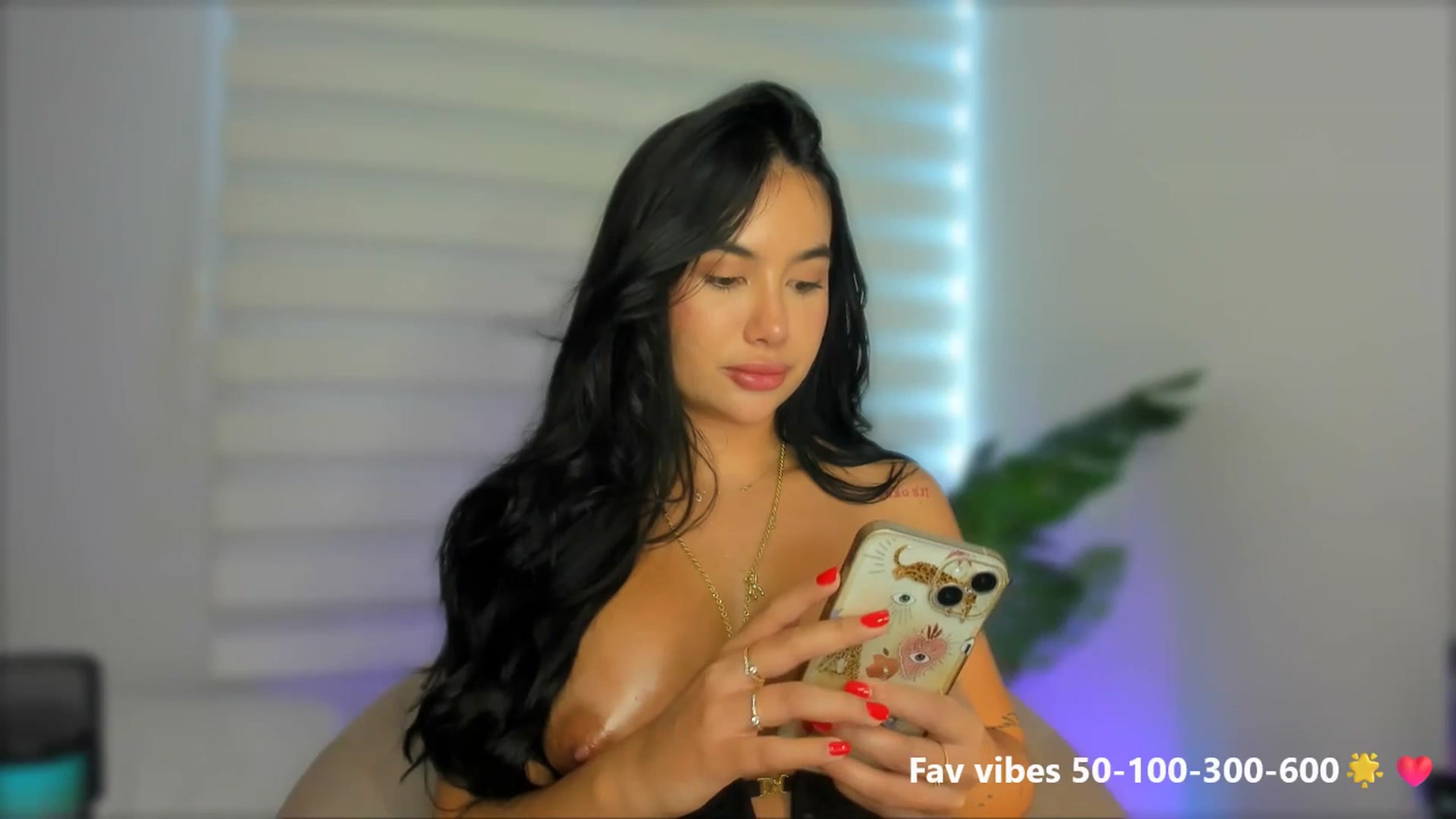 Gallery image thumbnail from Caro_Cano's myfreecams stream on, 05/09/2025, 18:02 image 3 of 20