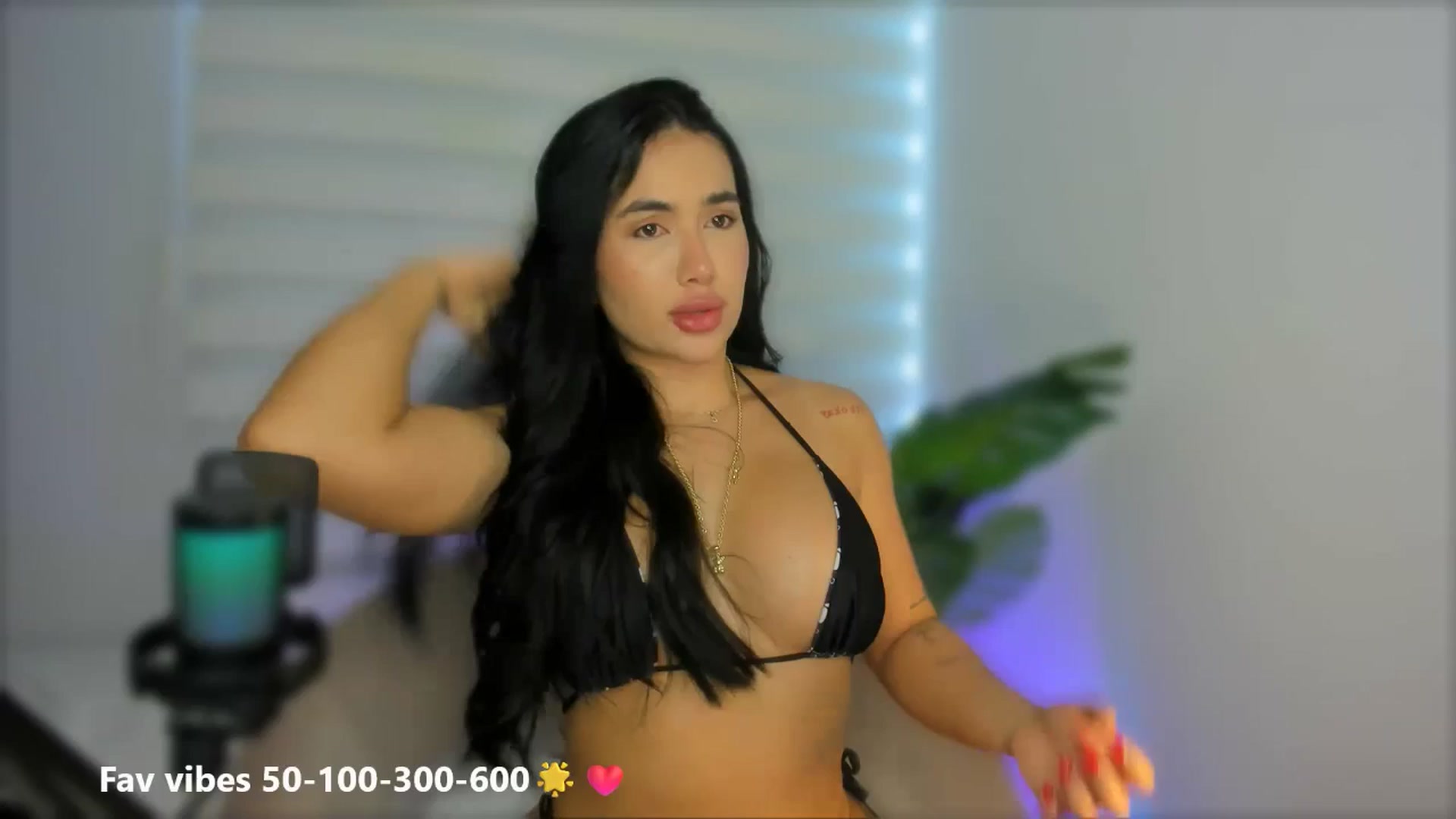 Gallery image thumbnail from Caro_Cano's myfreecams stream on, 05/10/2025, 16:41 image 1 of 20