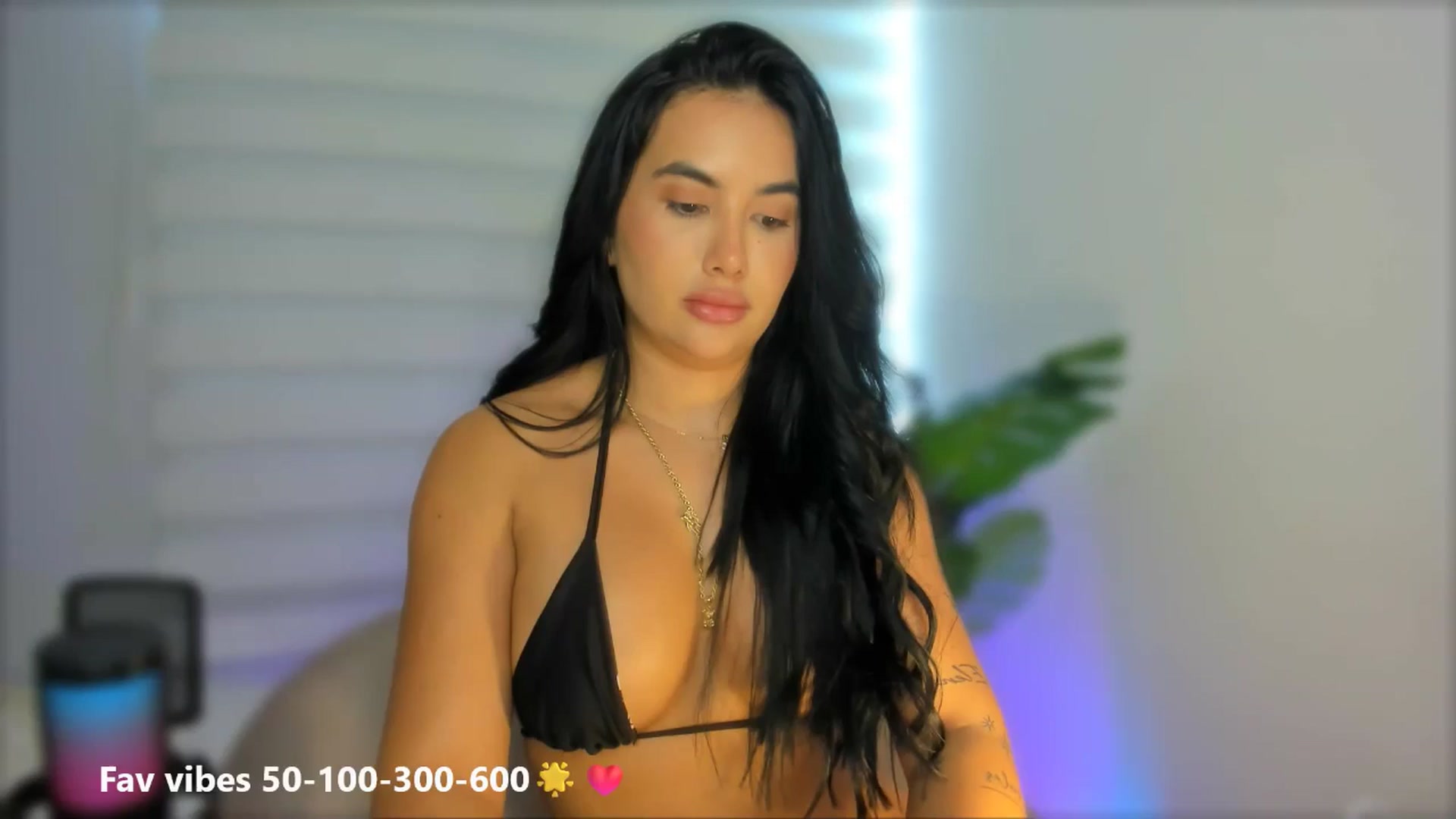Gallery image thumbnail from Caro_Cano's myfreecams stream on, 05/10/2025, 18:52 image 19 of 20