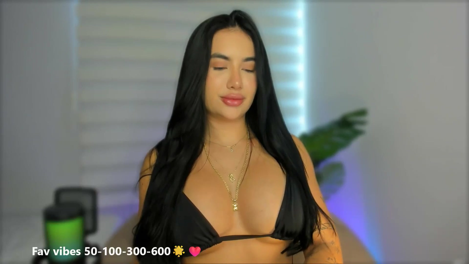 Gallery image thumbnail from Caro_Cano's myfreecams stream on, 05/11/2025, 17:54 image 2 of 20
