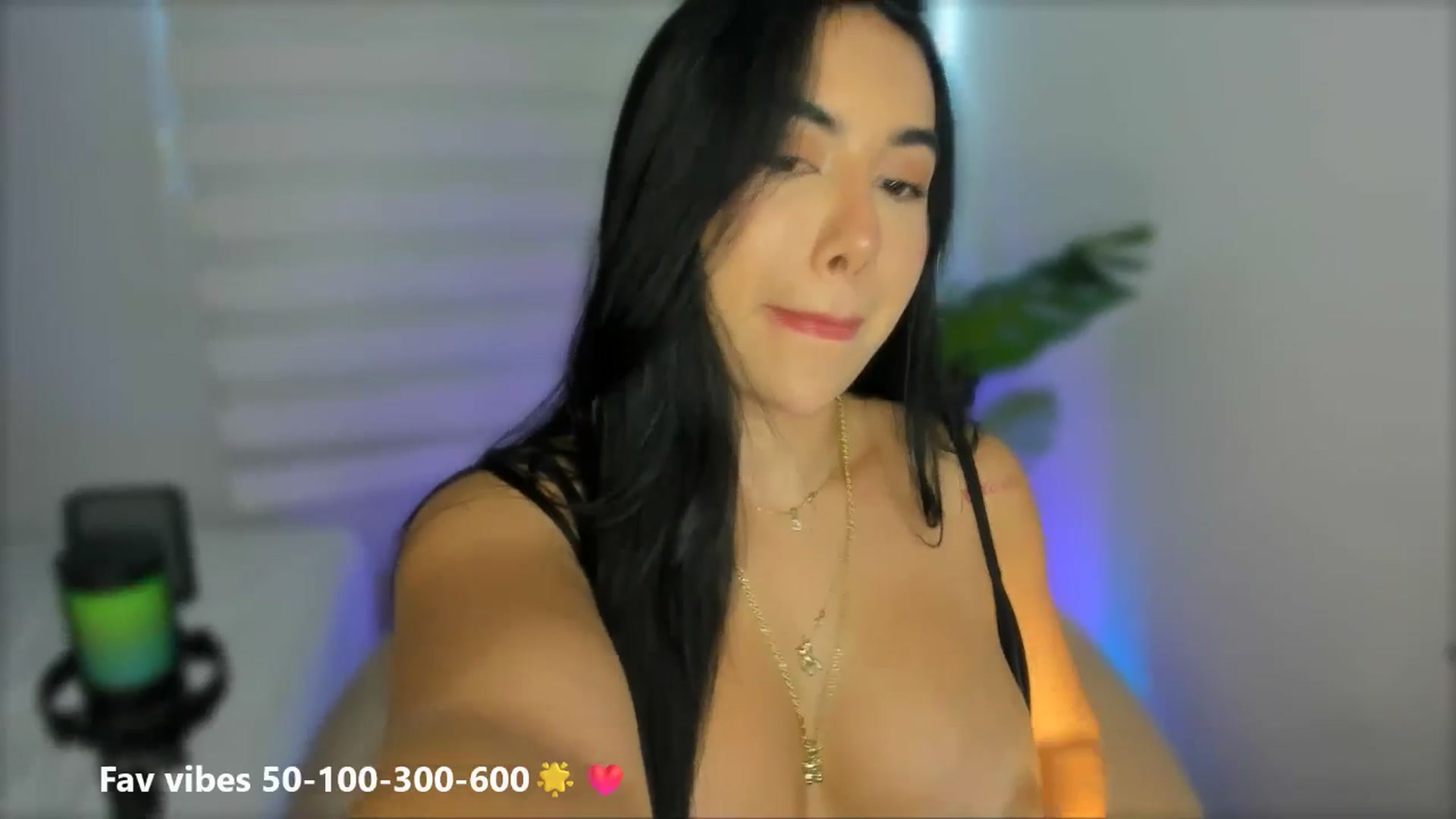 Gallery image thumbnail from Caro_Cano's myfreecams stream on, 05/11/2025, 17:54 image 9 of 20