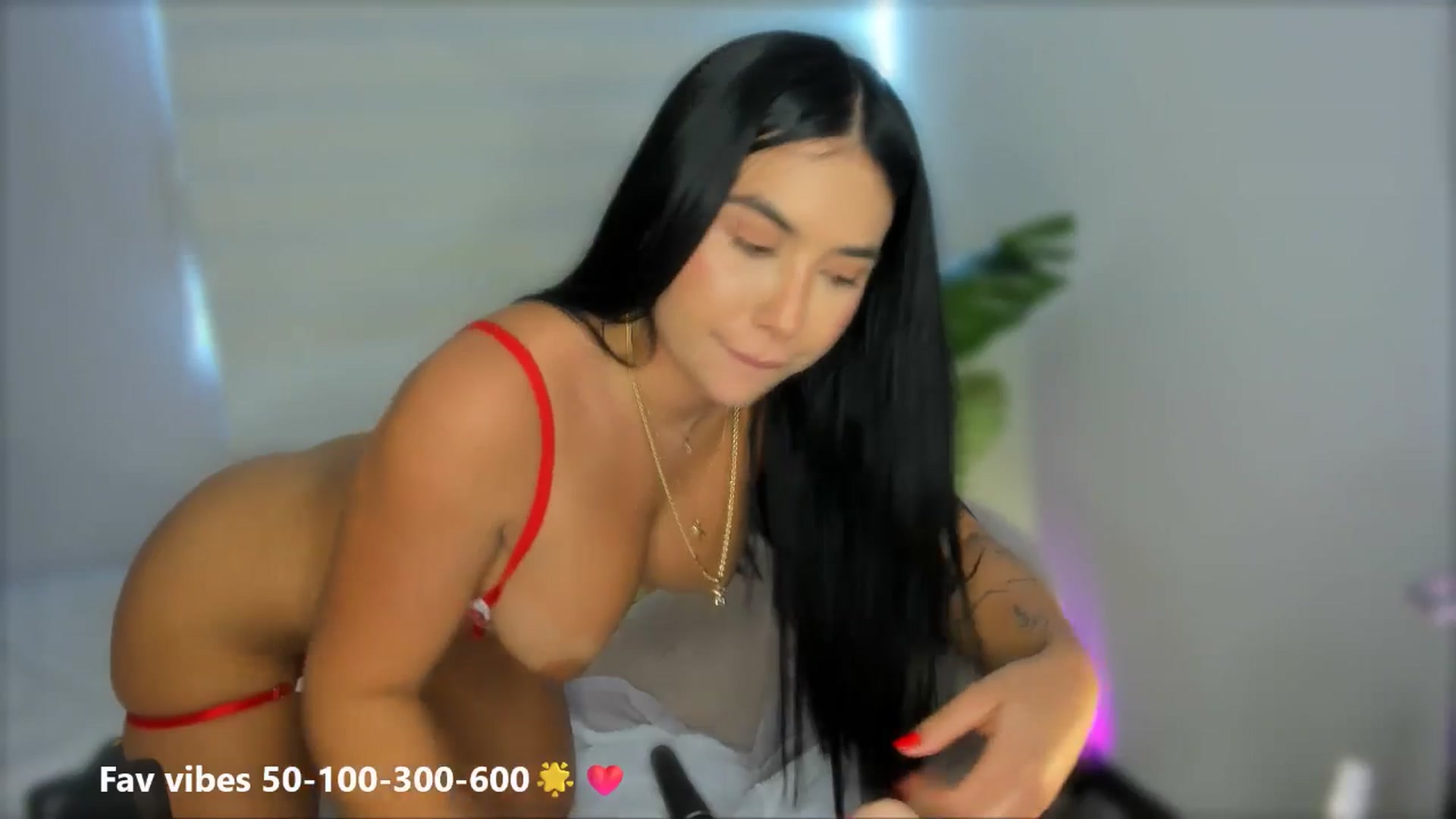 Gallery image thumbnail from Caro_Cano's myfreecams stream on, 05/12/2025, 18:43 image 13 of 20