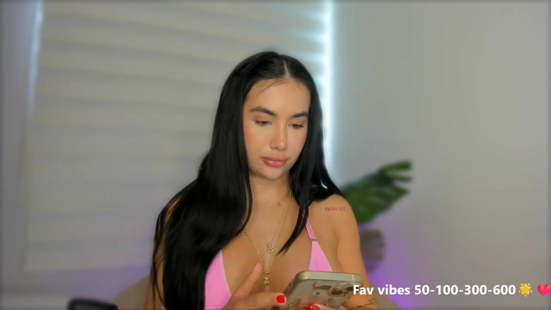 Gallery image thumbnail from Caro_Cano's myfreecams stream on, 05/13/2025, 18:14 image 13 of 20