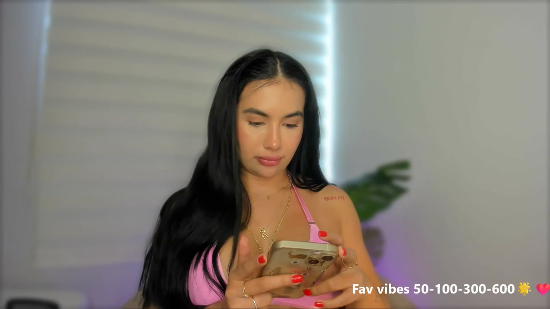 Gallery image thumbnail from Caro_Cano's myfreecams stream on, 05/13/2025, 18:14 image 4 of 20