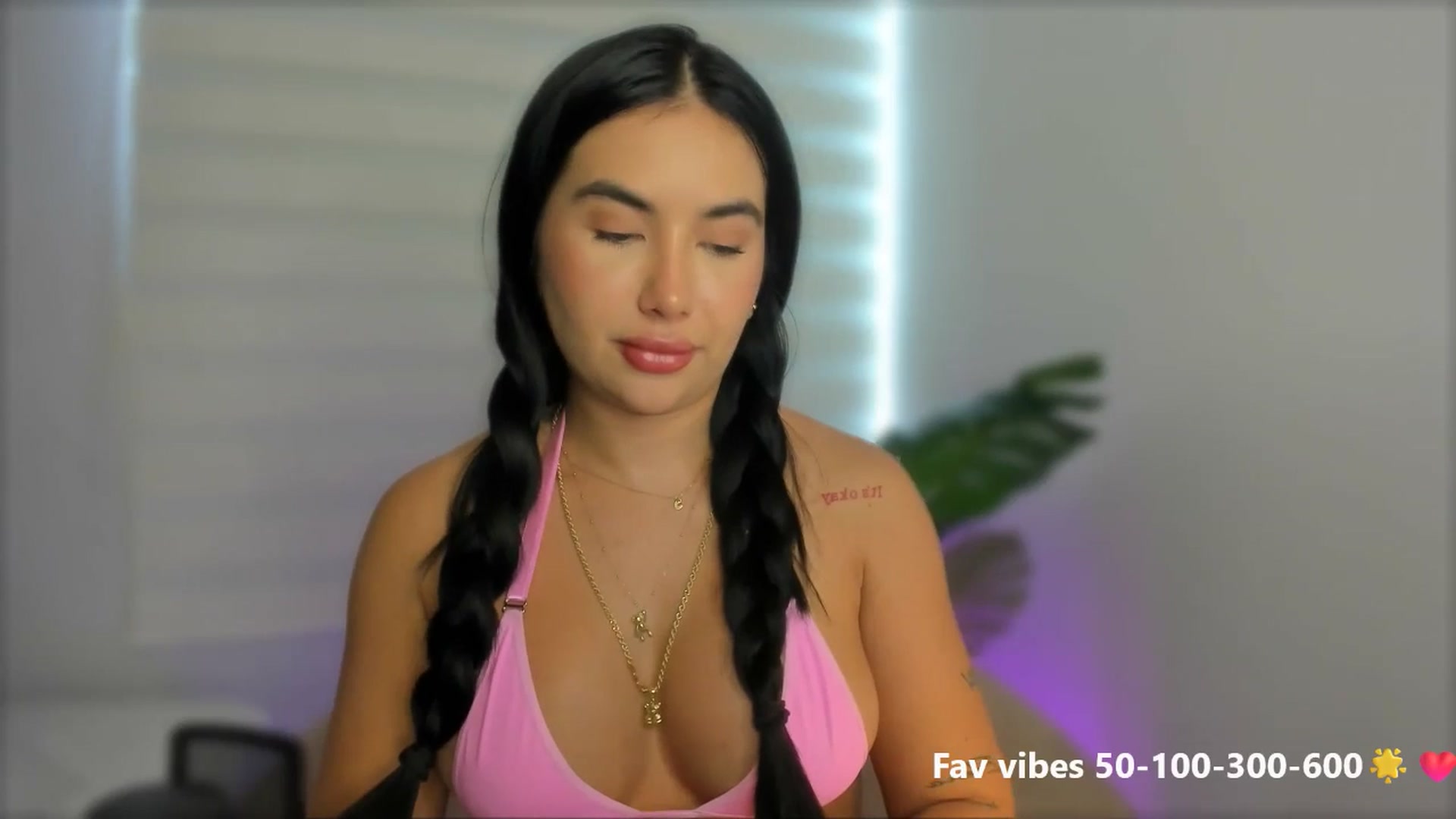 Gallery image thumbnail from Caro_Cano's myfreecams stream on, 05/13/2025, 18:54 image 12 of 20