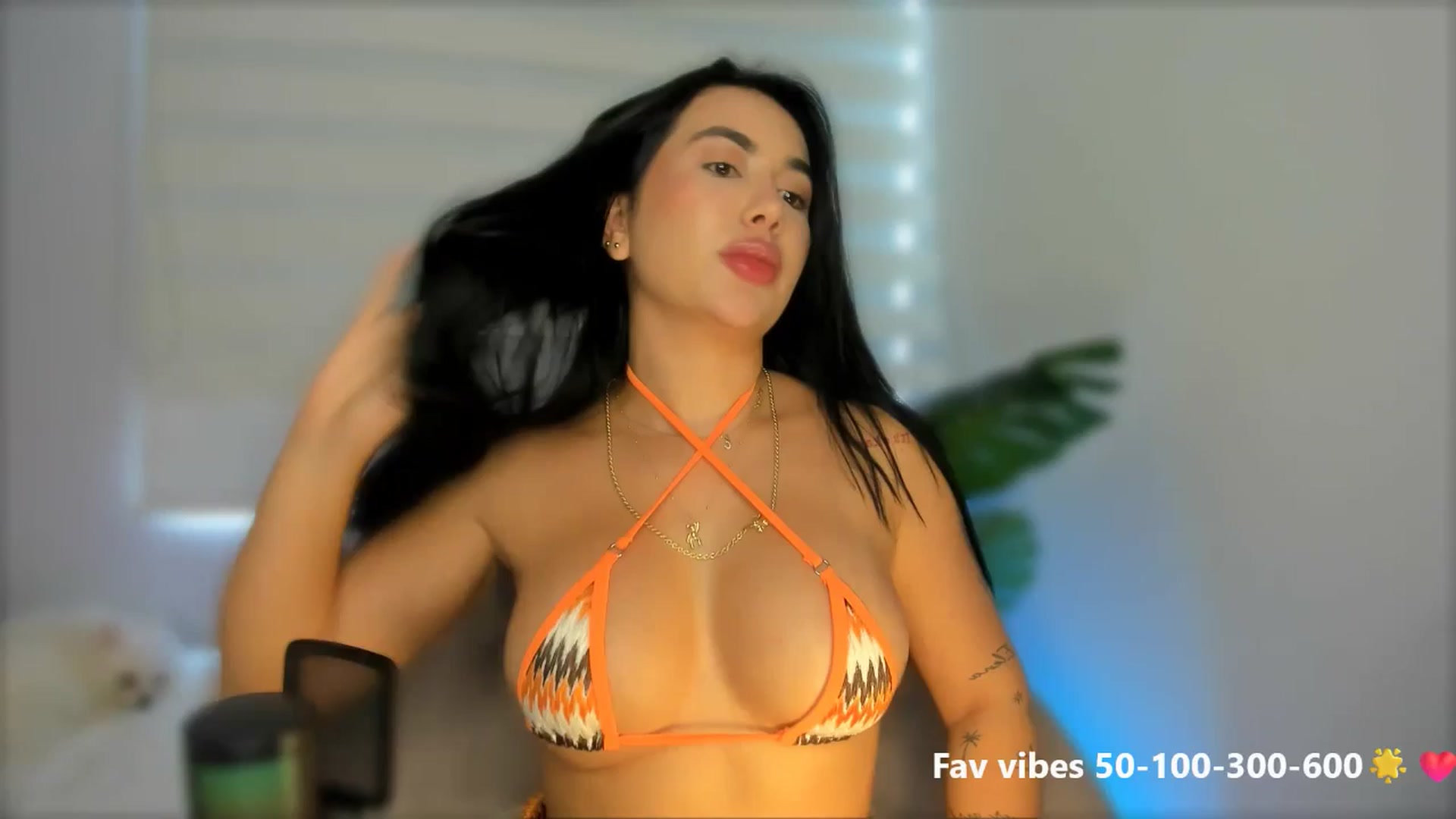 Gallery image thumbnail from Caro_Cano's myfreecams stream on, 05/14/2025, 17:29 image 1 of 20
