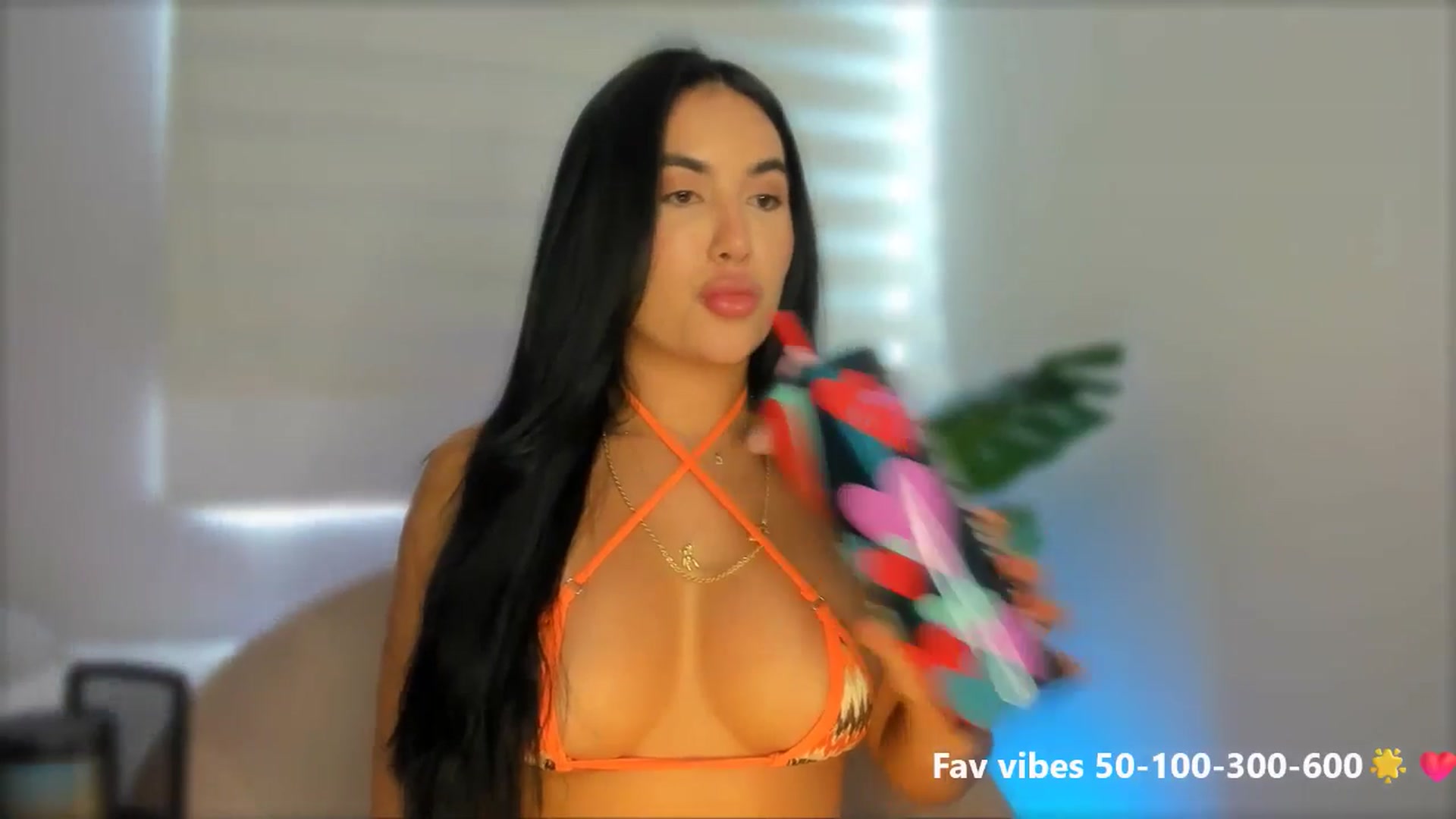 Gallery image thumbnail from Caro_Cano's myfreecams stream on, 05/14/2025, 19:36 image 6 of 20