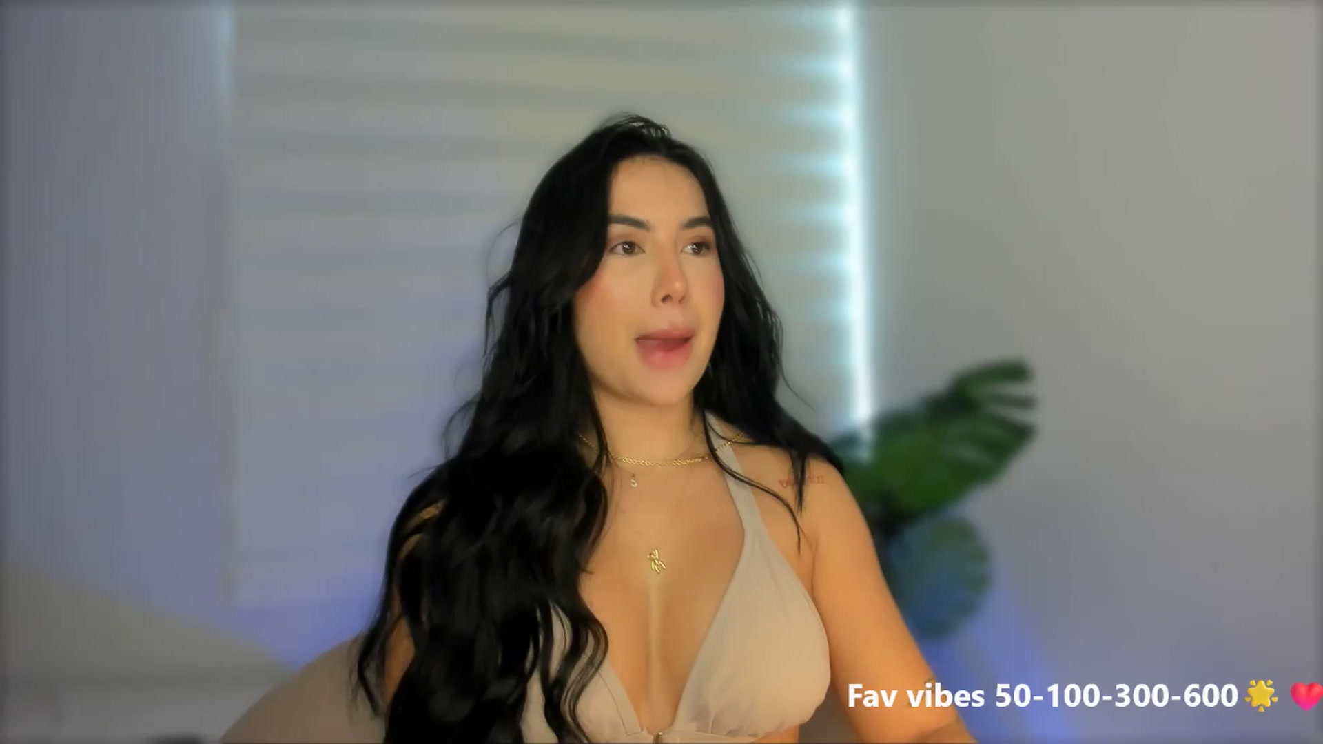 Gallery image thumbnail from Caro_Cano's myfreecams stream on, 05/16/2025, 15:43 image 5 of 20