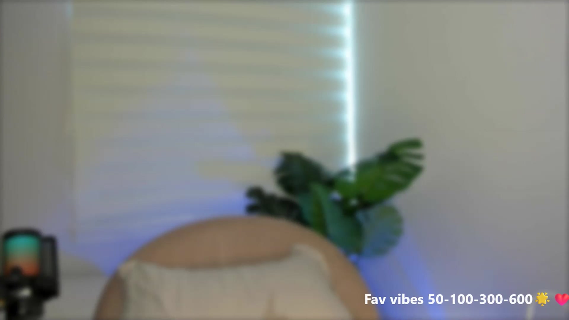Gallery image thumbnail from Caro_Cano's myfreecams stream on, 05/16/2025, 15:43 image 11 of 20