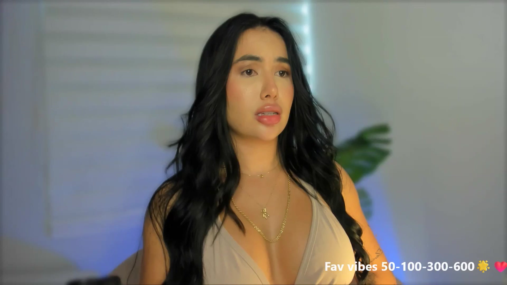 Gallery image thumbnail from Caro_Cano's myfreecams stream on, 05/16/2025, 18:05 image 1 of 20