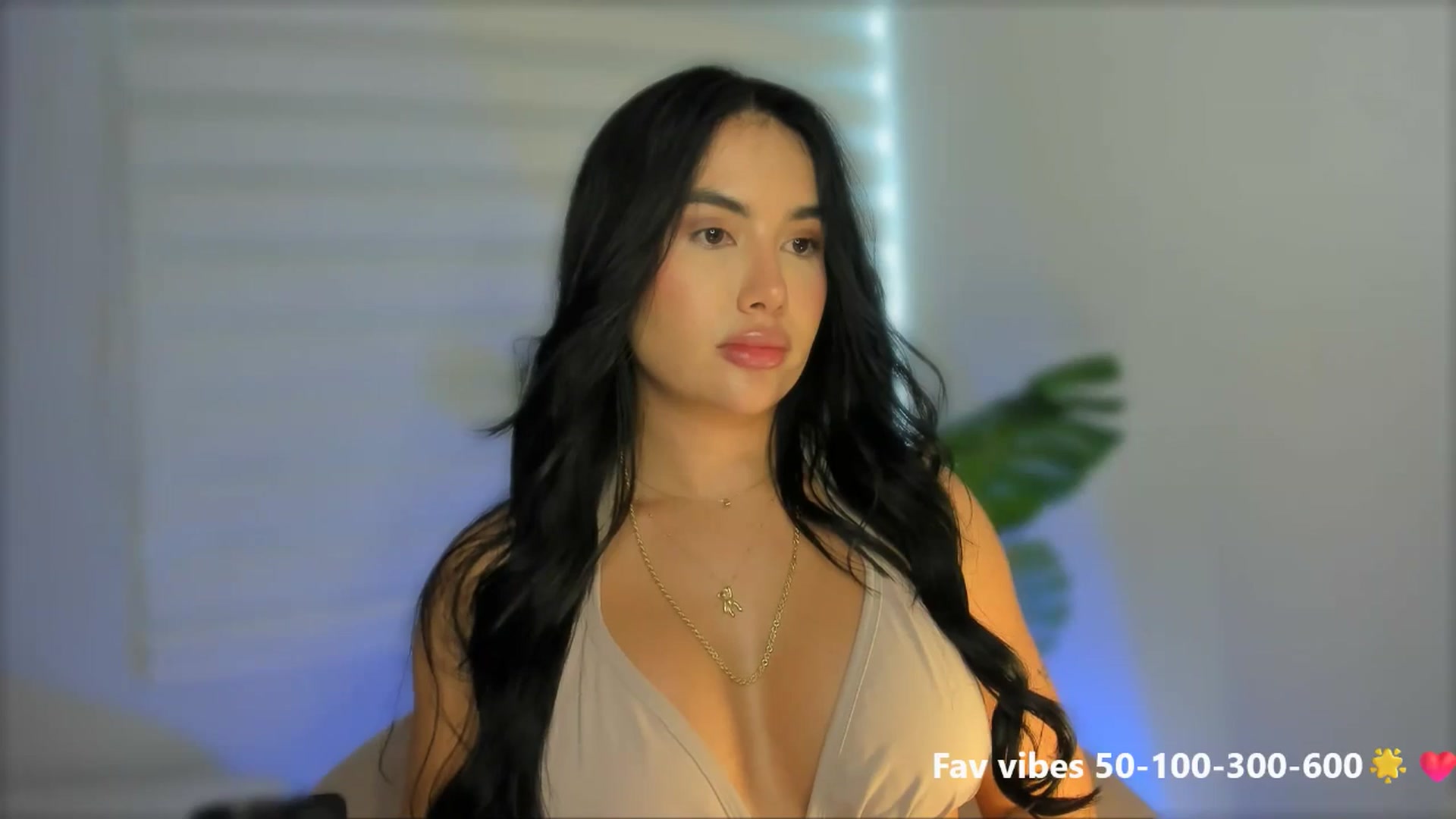 Gallery image thumbnail from Caro_Cano's myfreecams stream on, 05/16/2025, 18:05 image 2 of 20