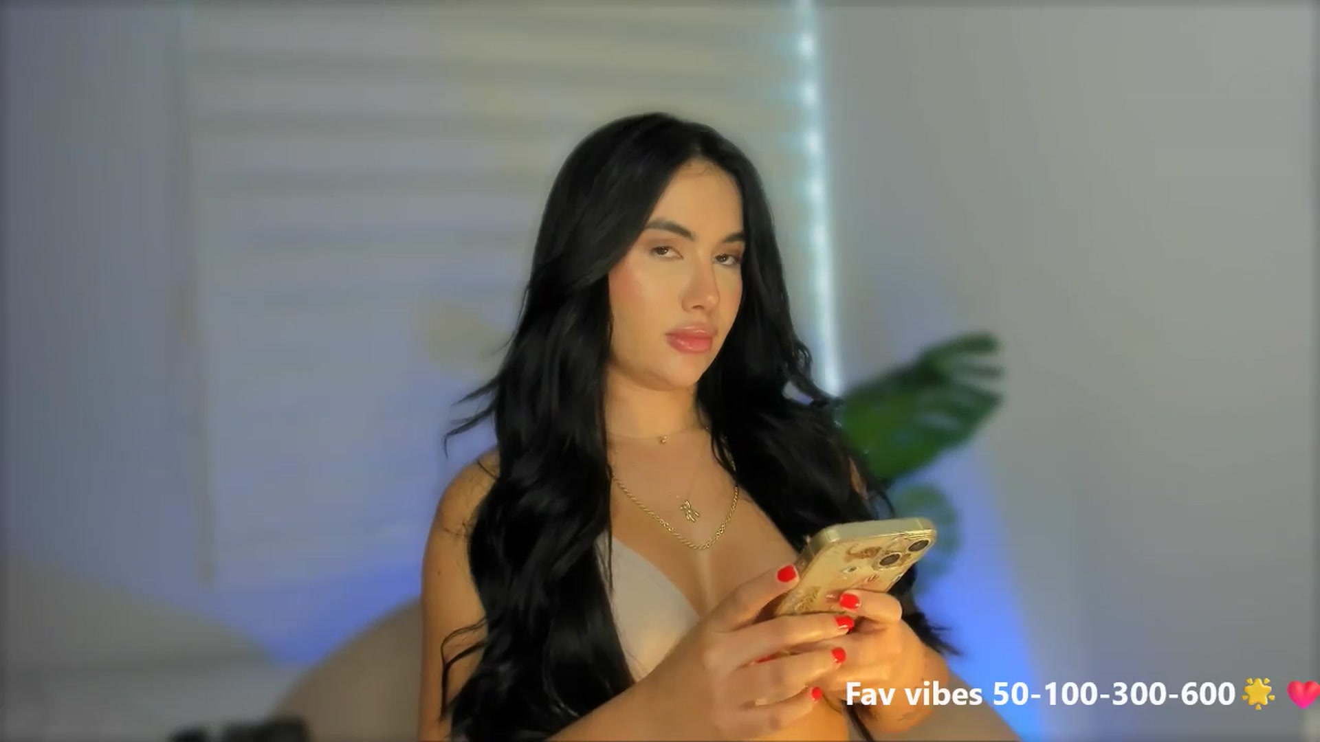 Gallery image thumbnail from Caro_Cano's myfreecams stream on, 05/16/2025, 18:05 image 15 of 20