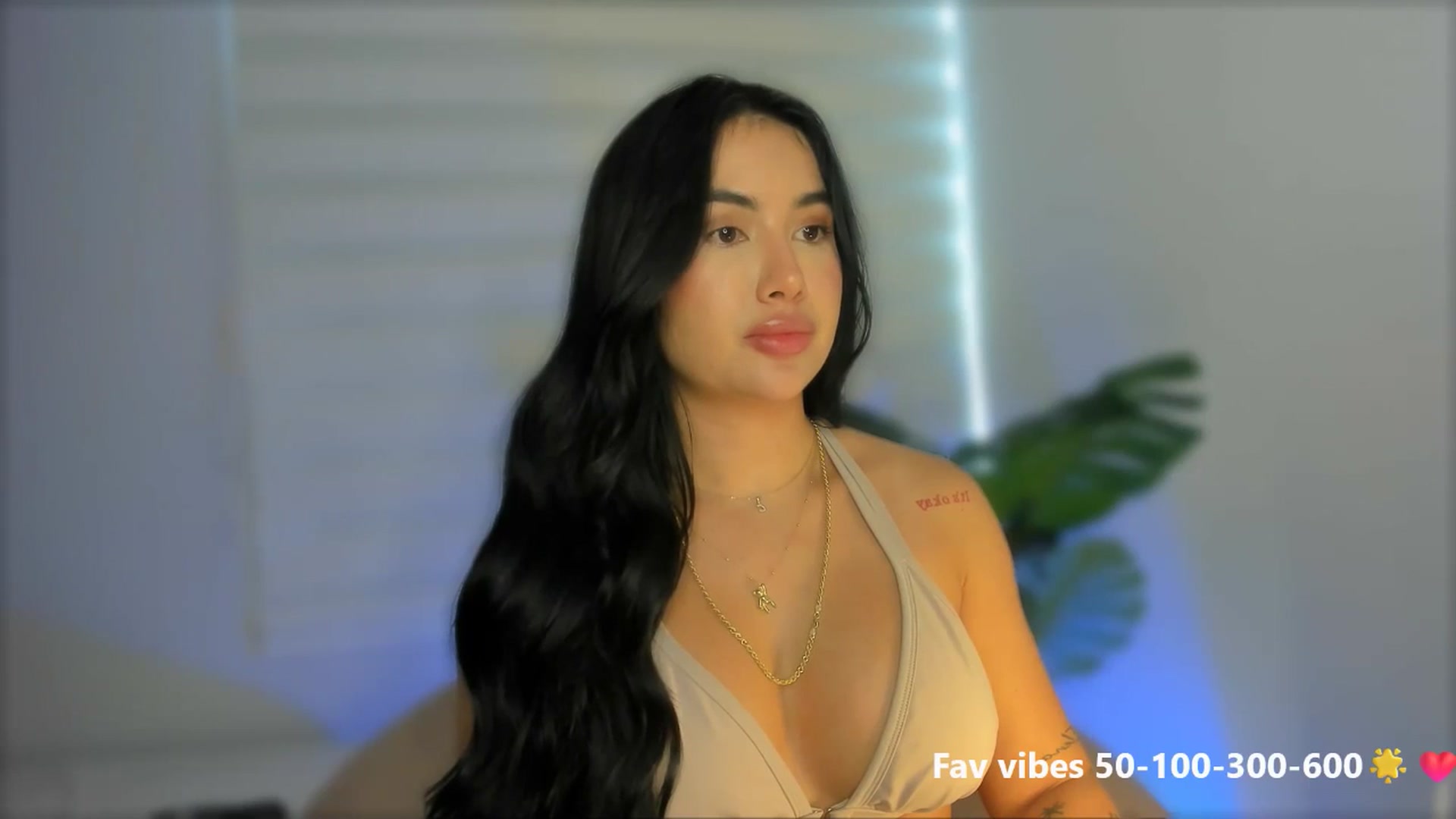 Gallery image thumbnail from Caro_Cano's myfreecams stream on, 05/16/2025, 18:46 image 6 of 20