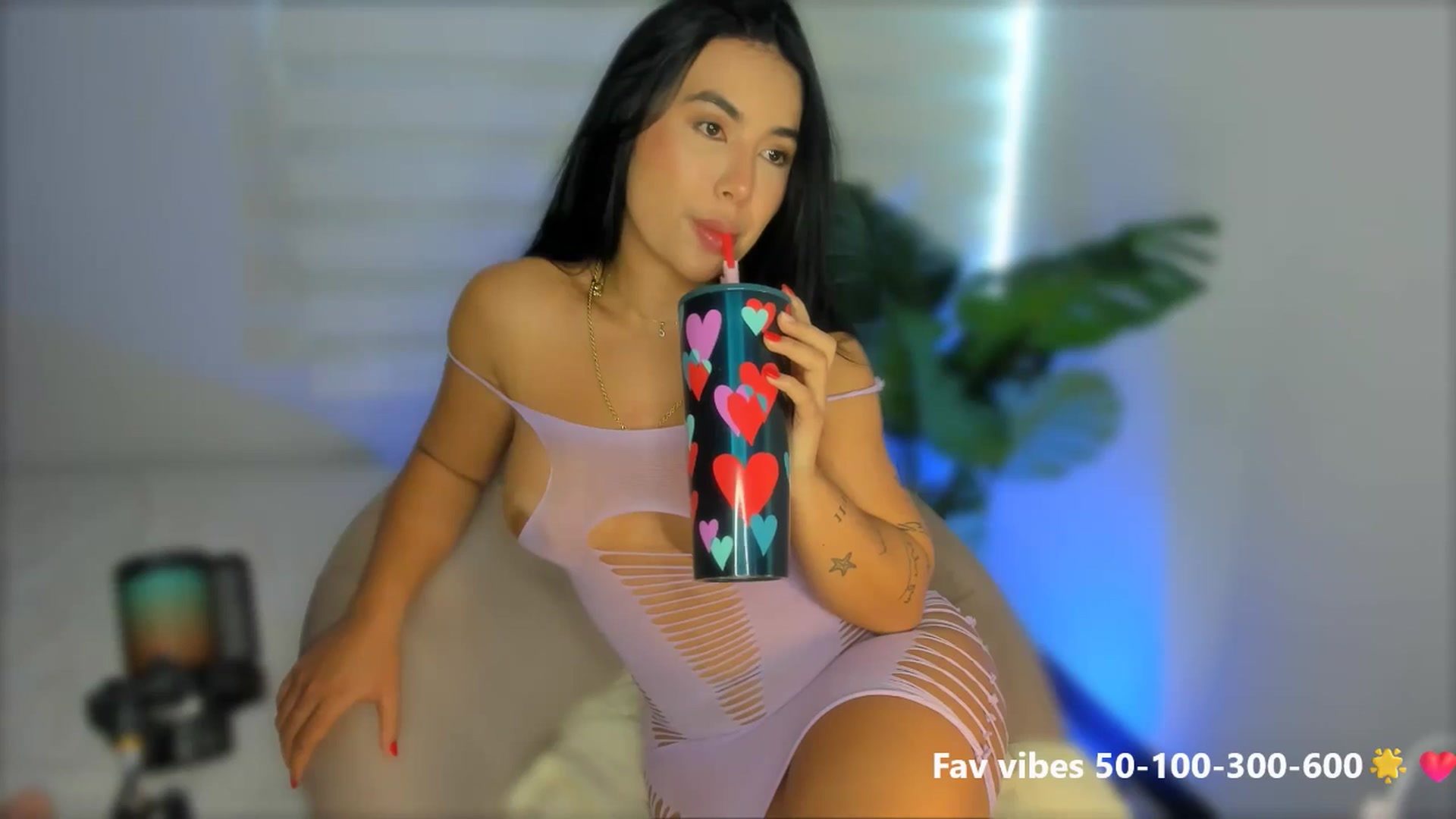 Gallery image thumbnail from Caro_Cano's myfreecams stream on, 05/17/2025, 15:31 image 9 of 20