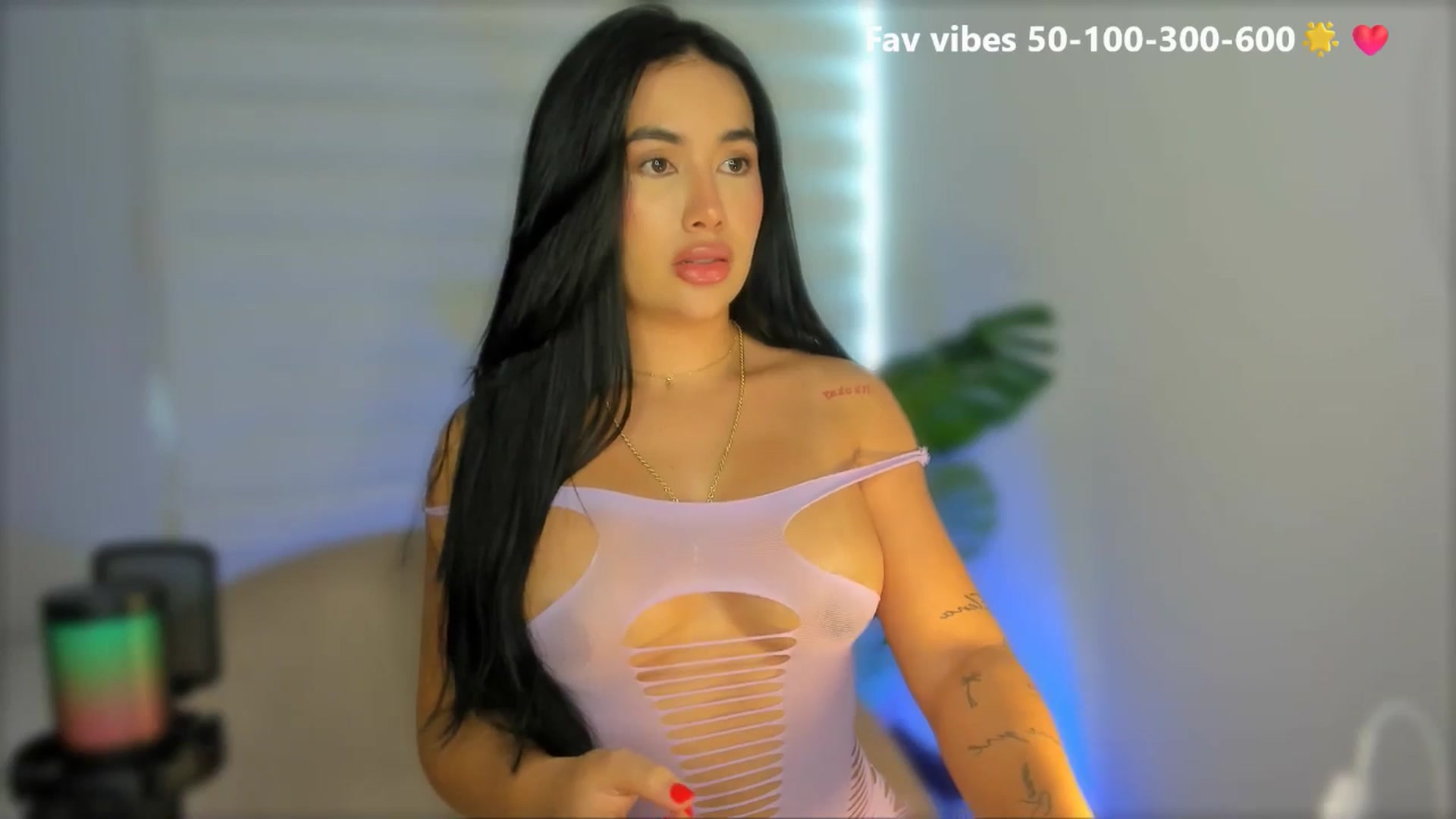 Gallery image thumbnail from Caro_Cano's myfreecams stream on, 05/17/2025, 17:30 image 17 of 20