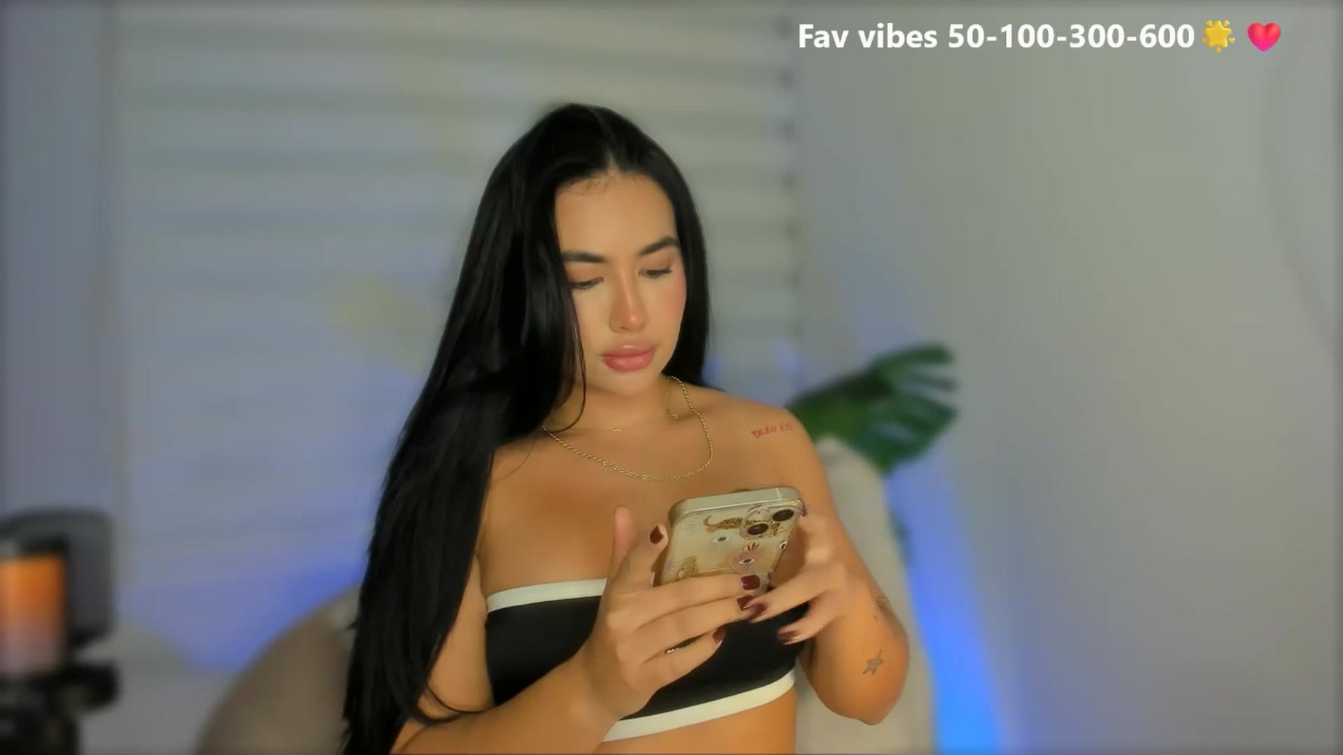 Gallery image thumbnail from Caro_Cano's myfreecams stream on, 05/18/2025, 04:01 image 2 of 20