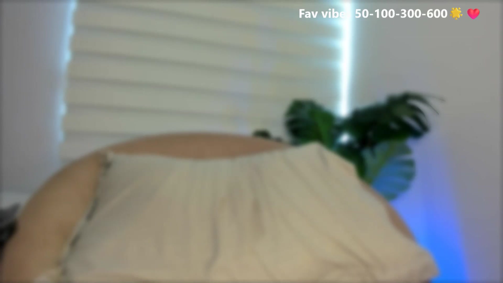 Gallery image thumbnail from Caro_Cano's myfreecams stream on, 05/19/2025, 17:39 image 7 of 20