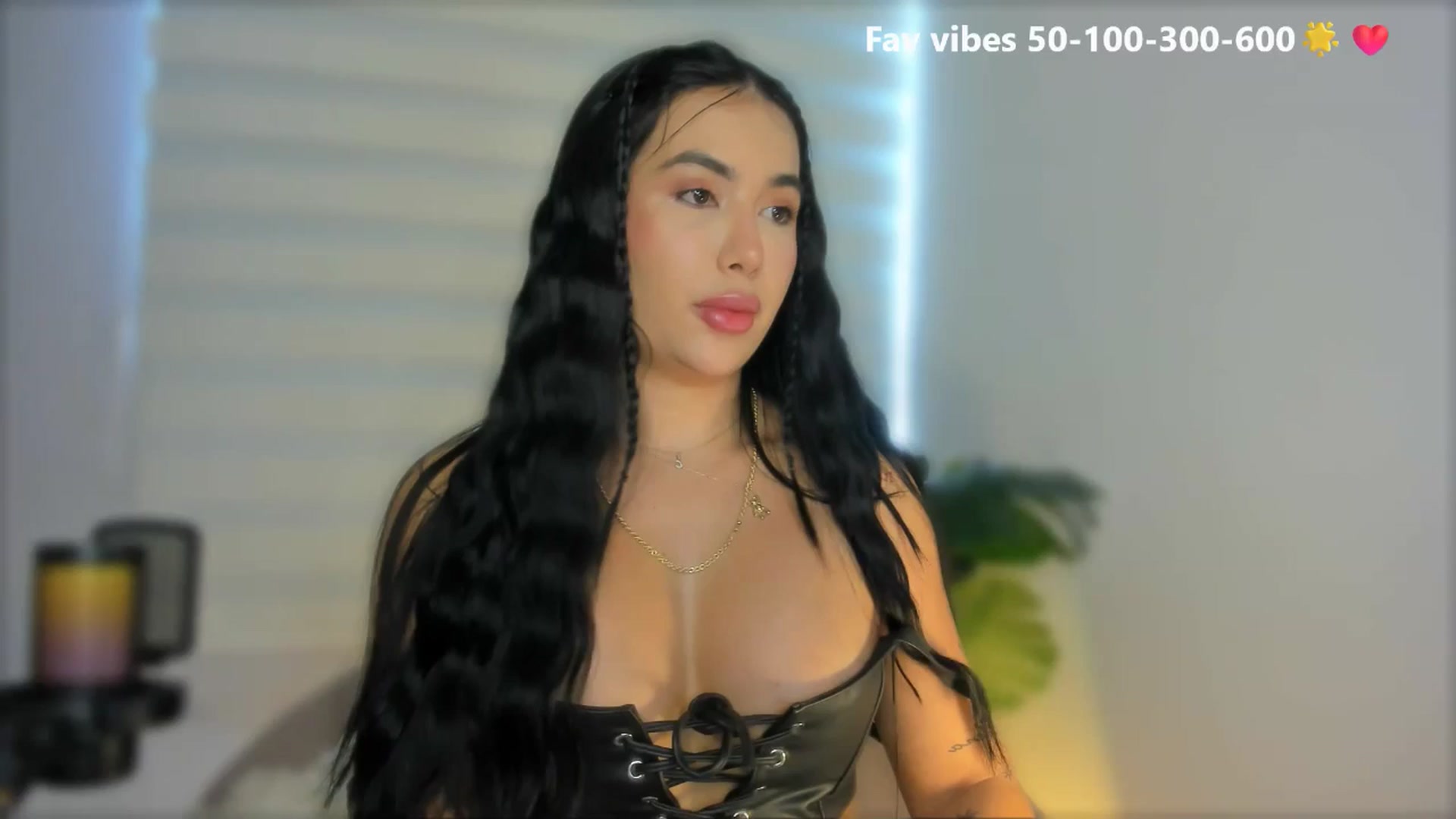 Gallery image thumbnail from Caro_Cano's myfreecams stream on, 05/20/2025, 16:03 image 12 of 20