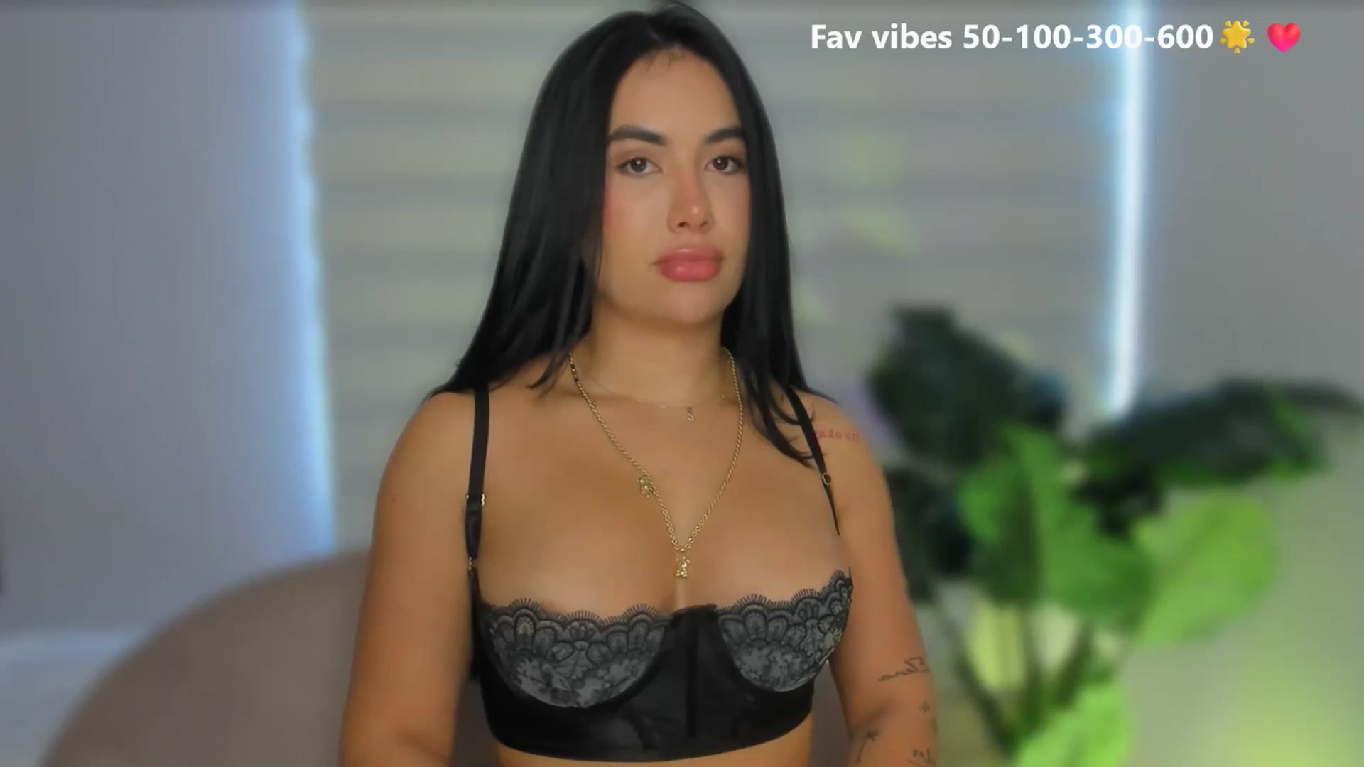 Gallery image thumbnail from Caro_Cano's myfreecams stream on, 05/24/2025, 16:35 image 13 of 20