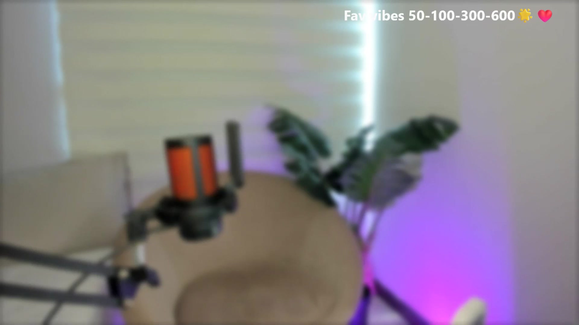 Gallery image thumbnail from Caro_Cano's myfreecams stream on, 05/25/2025, 19:11 image 2 of 20