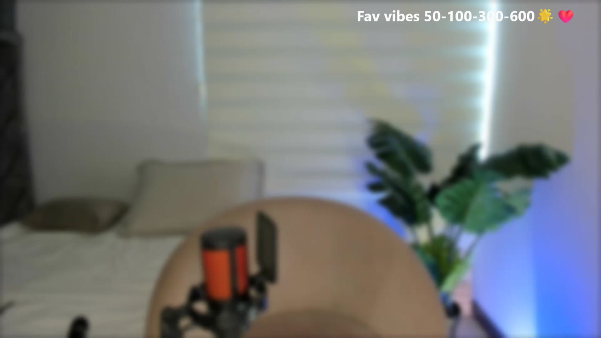 Gallery image thumbnail from Caro_Cano's myfreecams stream on, 05/27/2025, 15:50 image 17 of 20