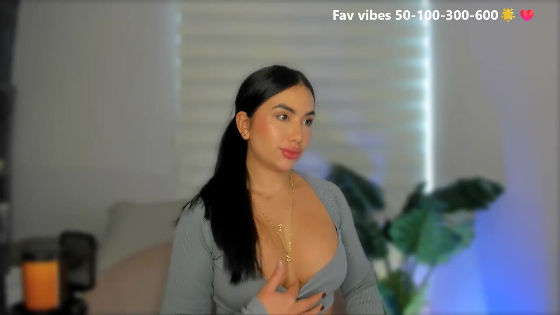 Gallery image thumbnail from Caro_Cano's myfreecams stream on, 05/27/2025, 18:12 image 3 of 20