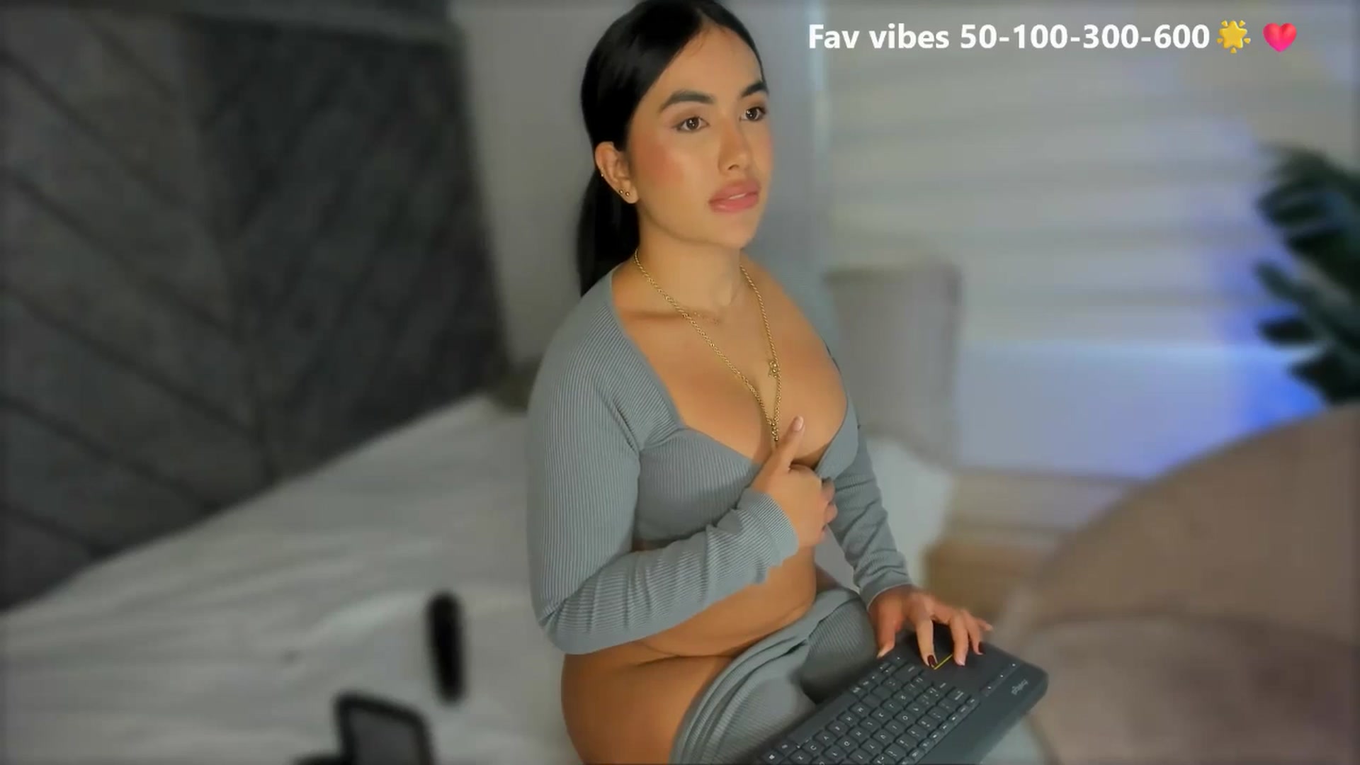 Gallery image thumbnail from Caro_Cano's myfreecams stream on, 05/27/2025, 18:12 image 11 of 20