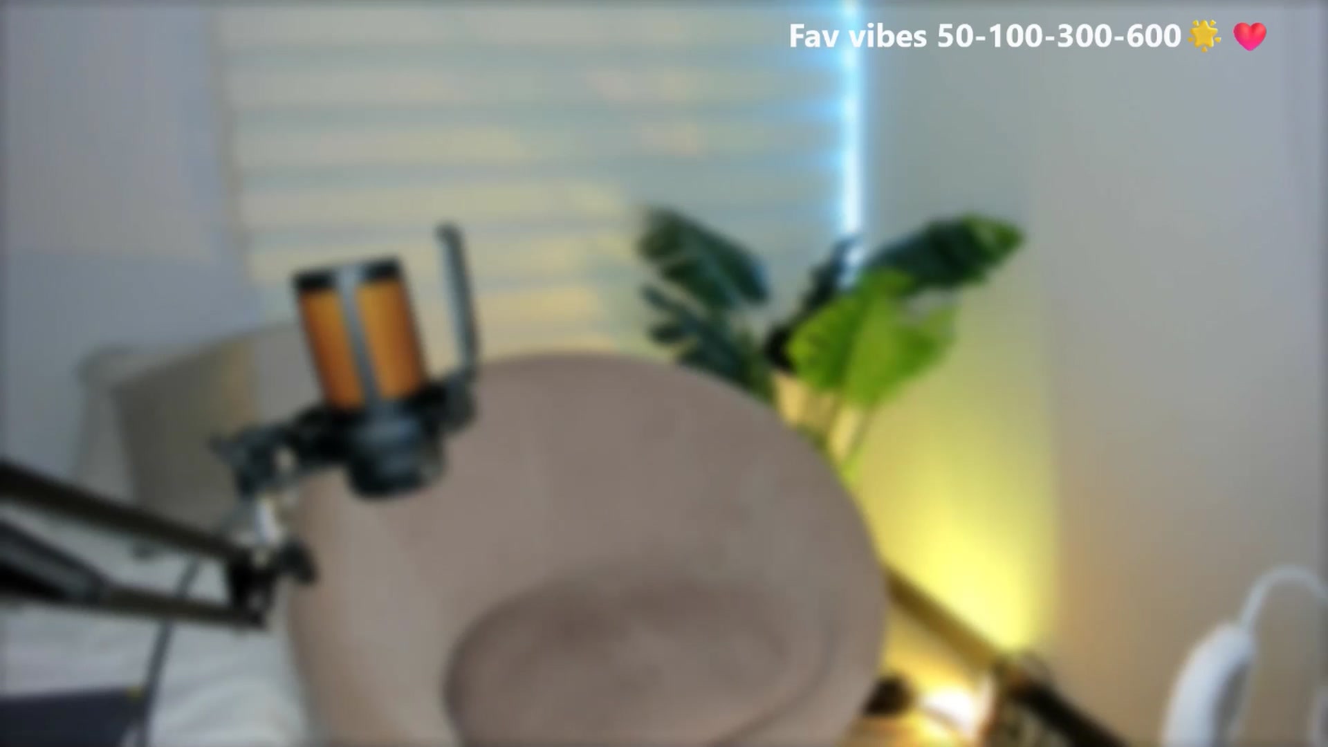 Gallery image thumbnail from Caro_Cano's myfreecams stream on, 05/28/2025, 17:00 image 10 of 20