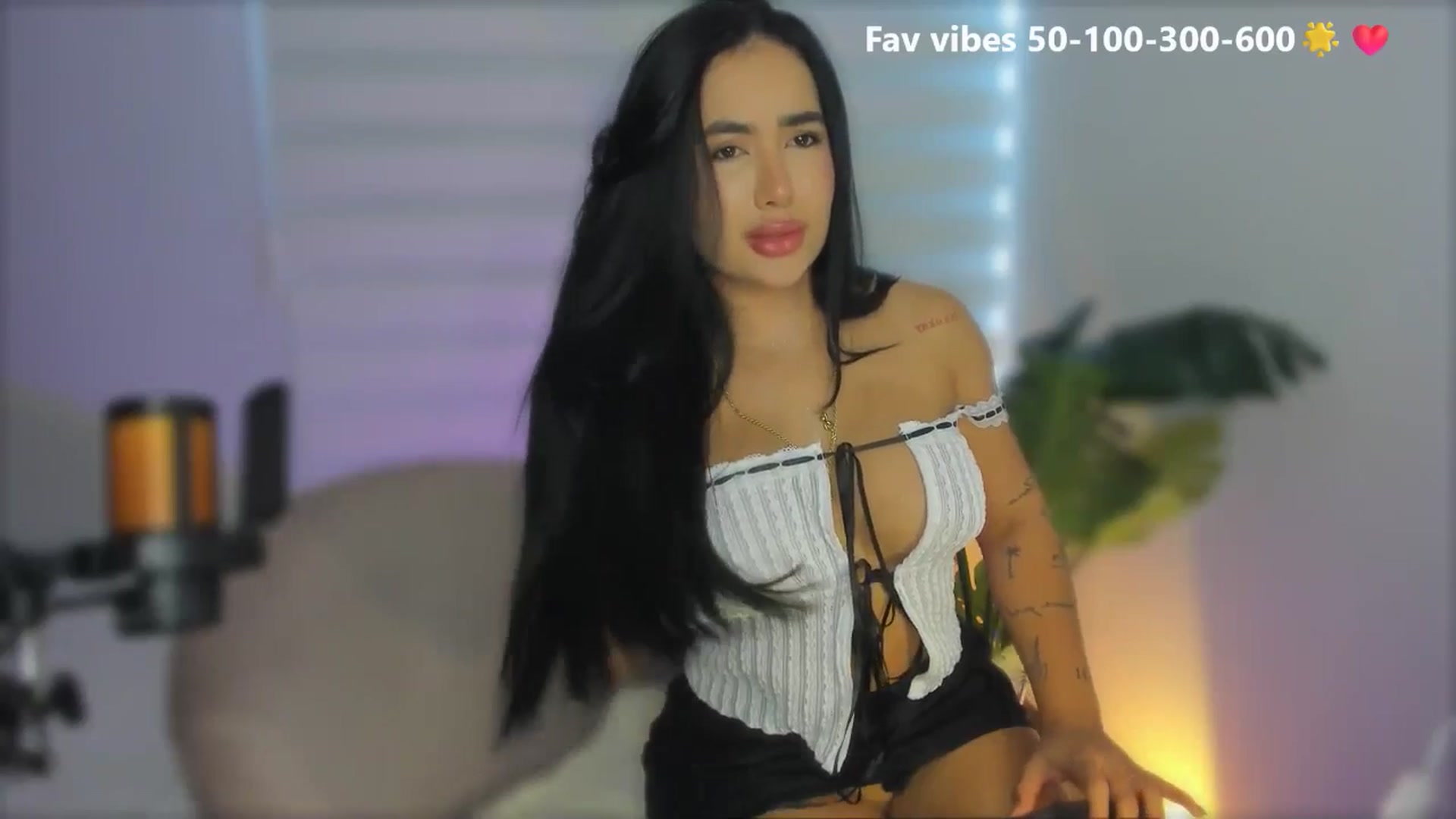 Gallery image thumbnail from Caro_Cano's myfreecams stream on, 05/30/2025, 15:07 image 2 of 20