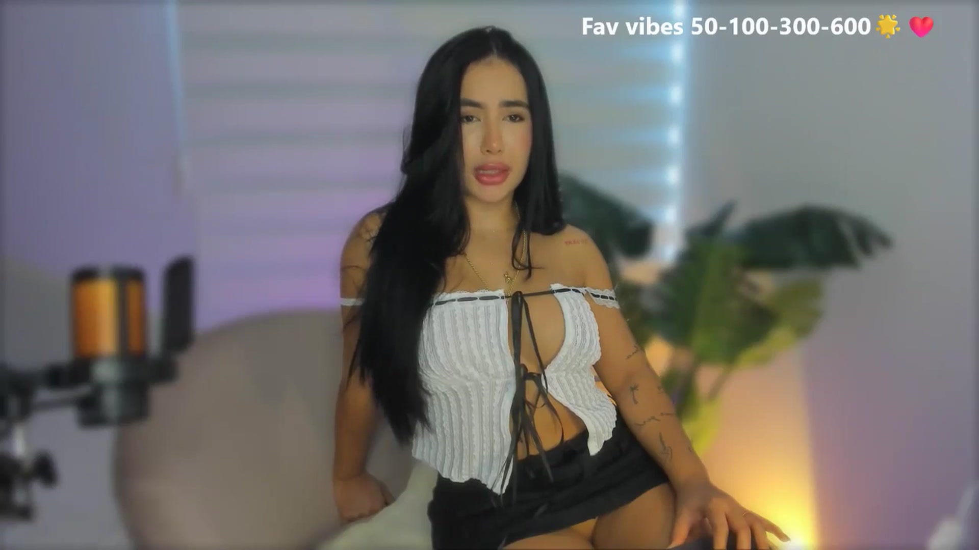 Gallery image thumbnail from Caro_Cano's myfreecams stream on, 05/30/2025, 15:07 image 3 of 20