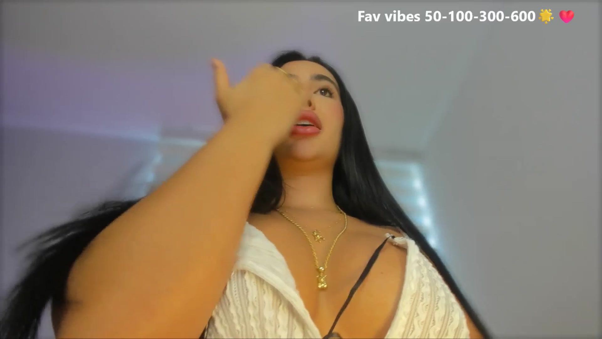 Gallery image thumbnail from Caro_Cano's myfreecams stream on, 05/30/2025, 16:19 image 4 of 20